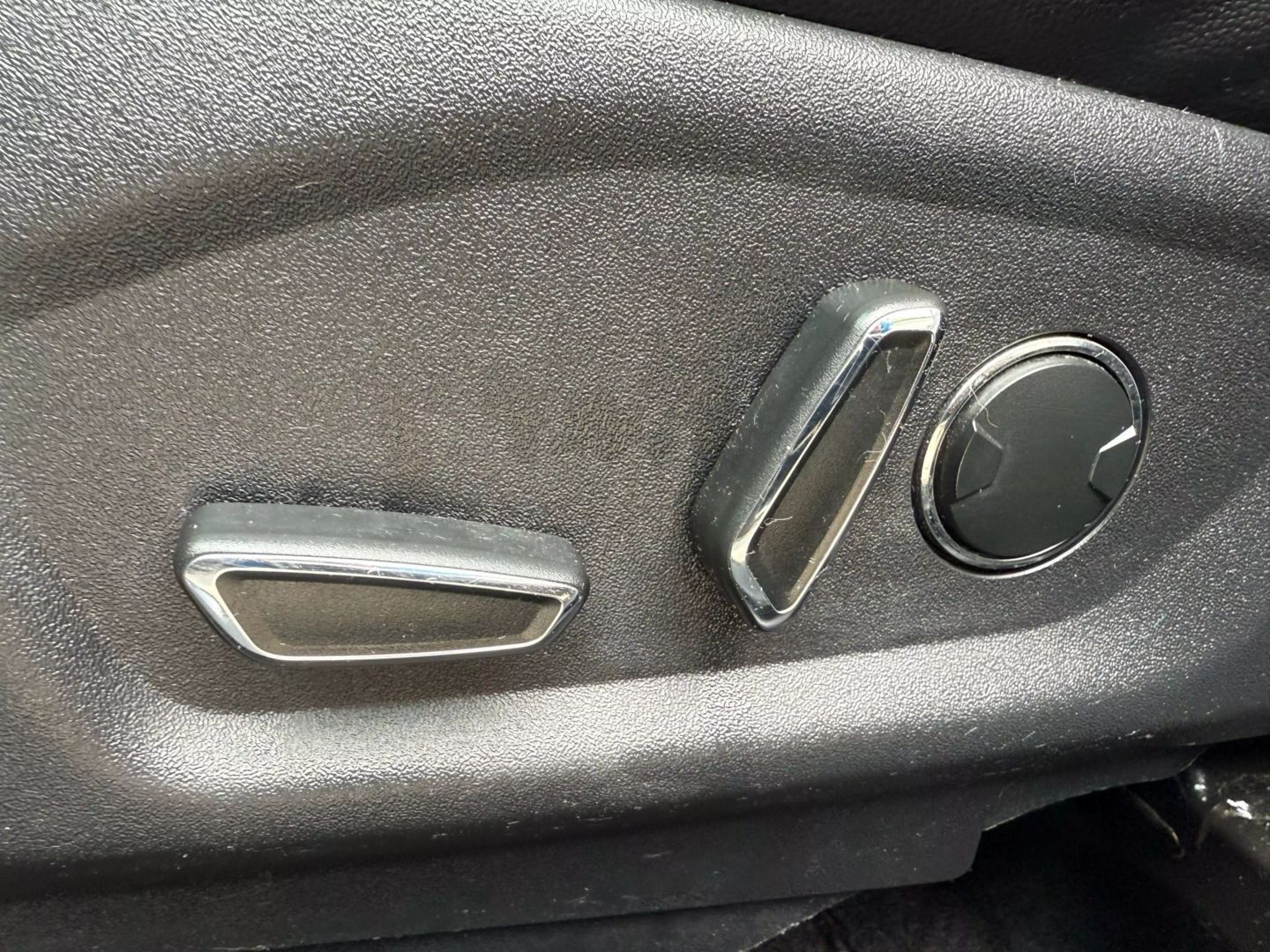 2017 Ford Explorer - Image 20