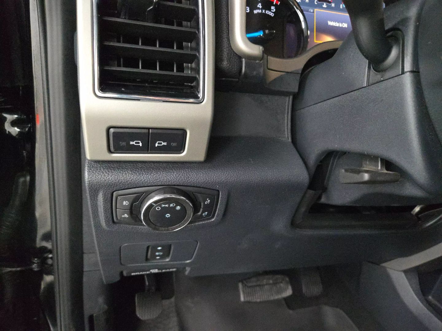 2022 Ford F250 Super Duty Crew Cab - Image 19