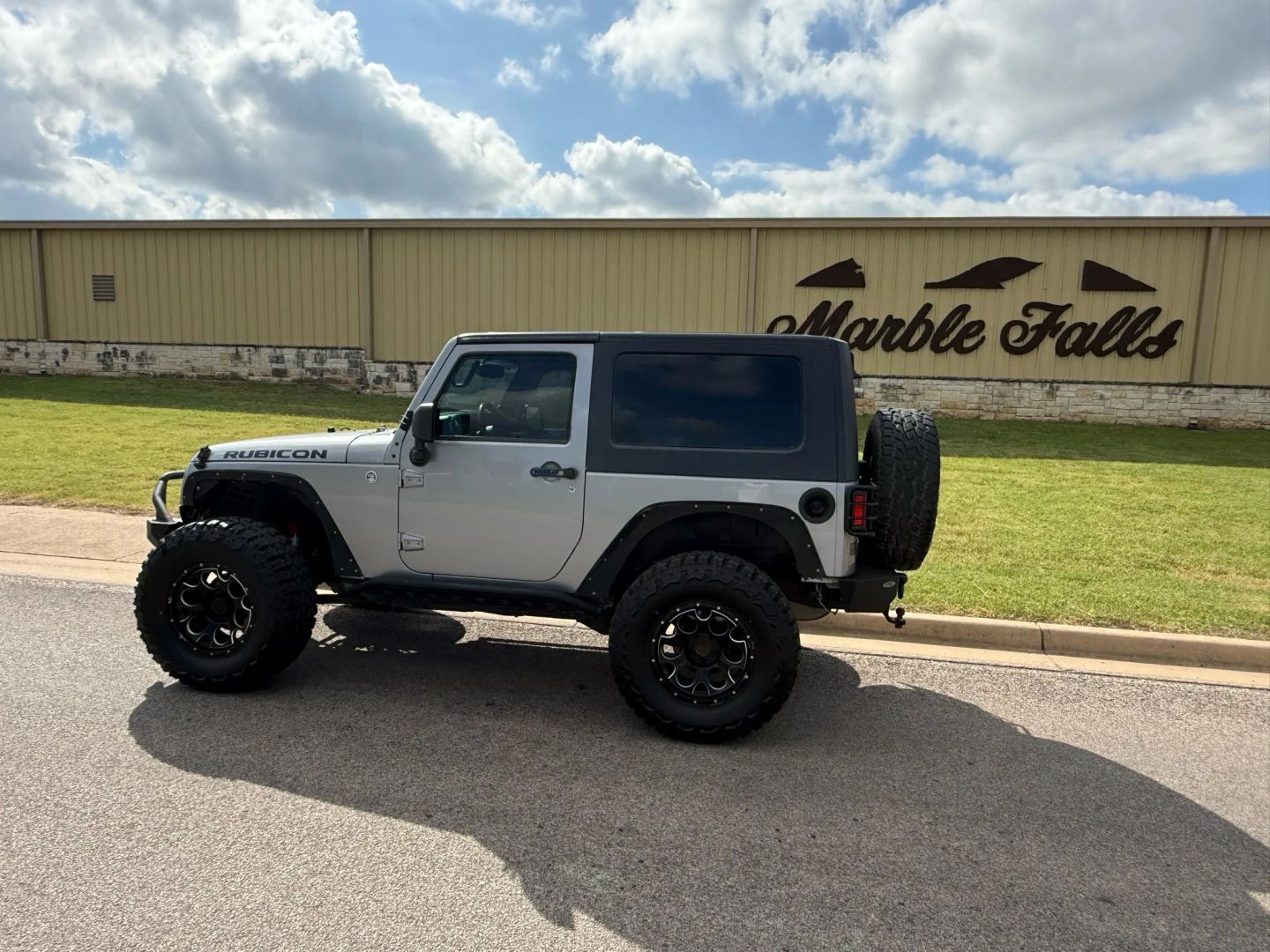 2013 Jeep Wrangler - Image 11