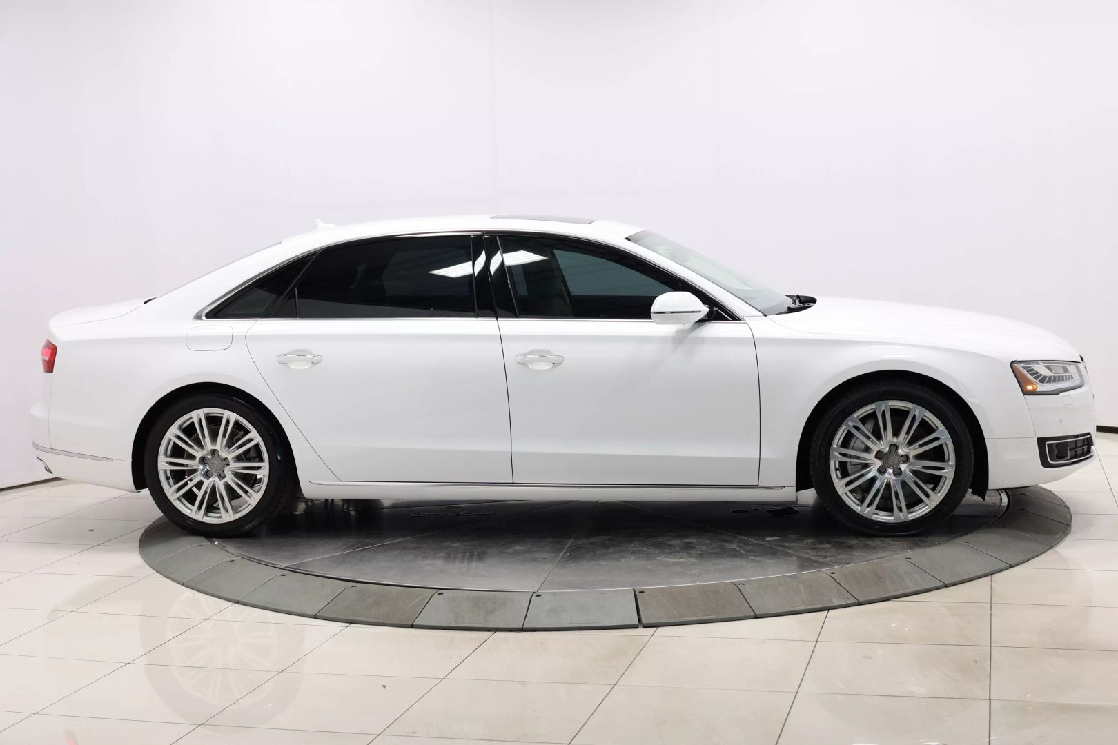 2015 Audi A8 - Image 70
