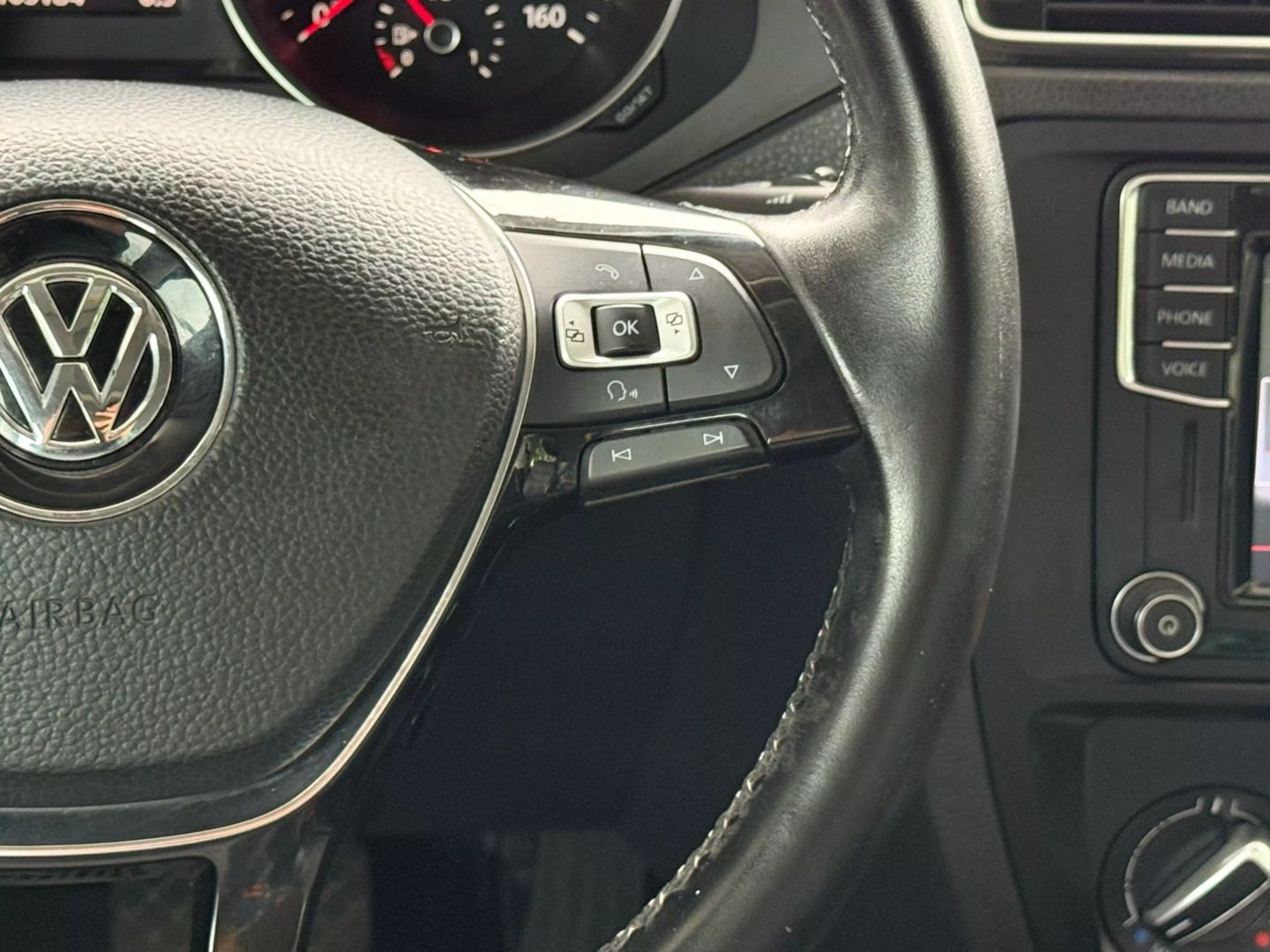2017 Volkswagen Jetta - Image 34