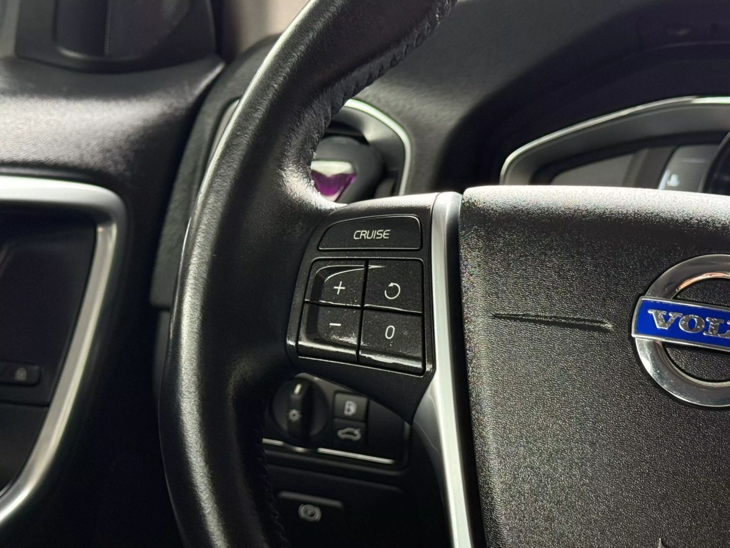 2016 Volvo S60 - Image 34