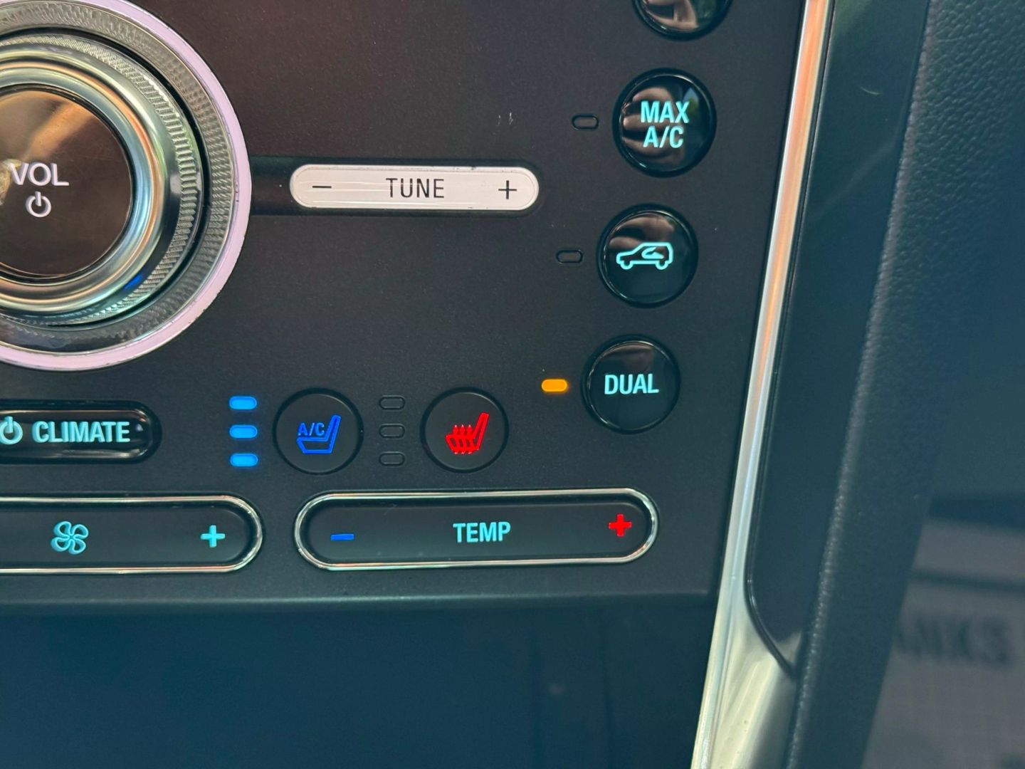 2018 Ford Explorer - Image 35