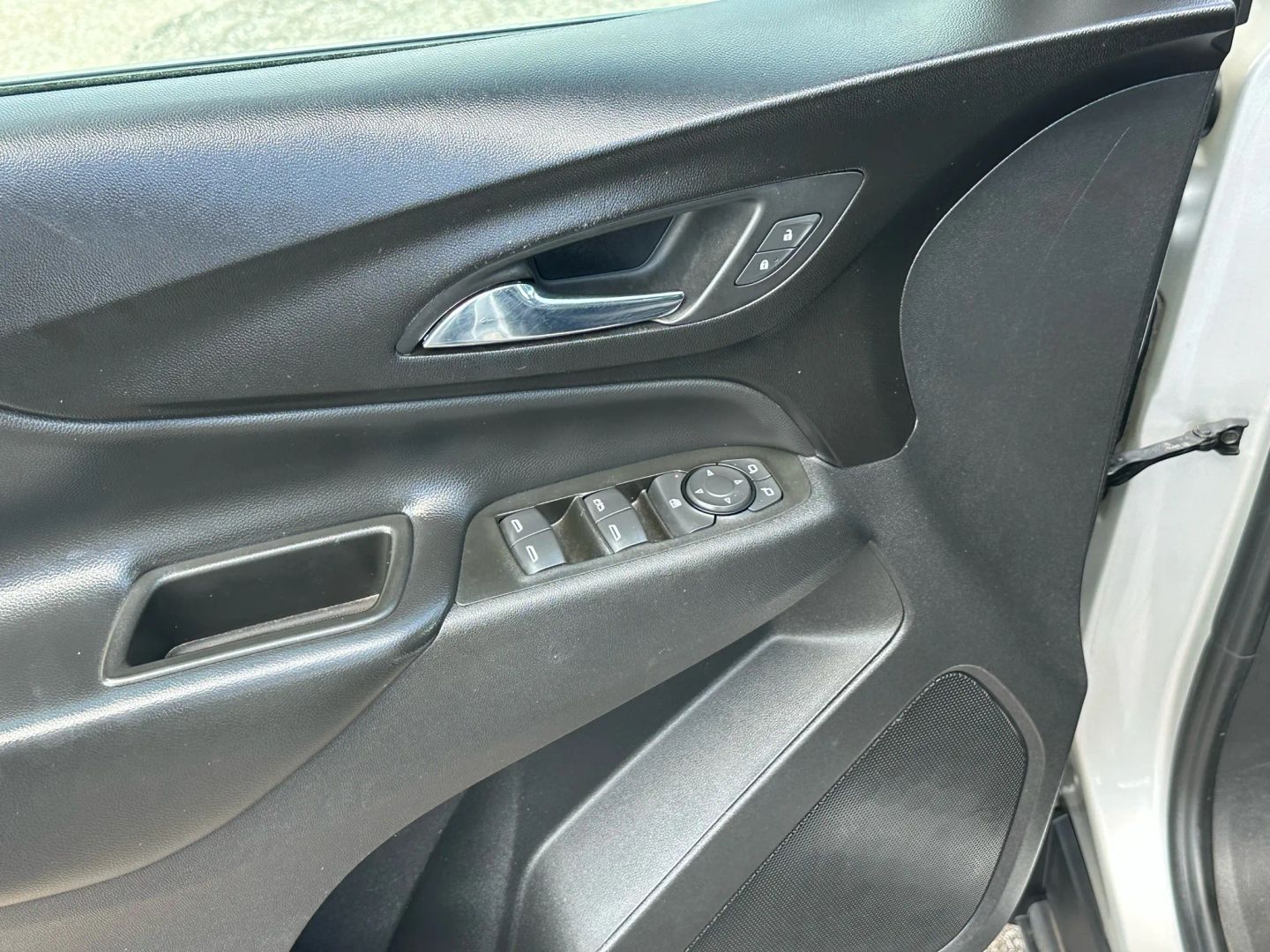 2021 Chevrolet Equinox - Image 12