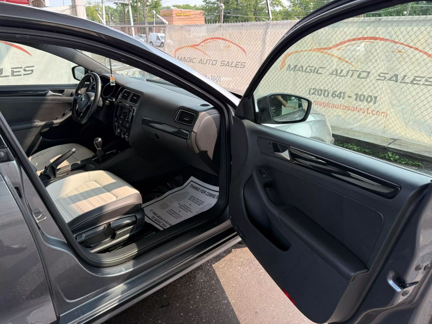2015 Volkswagen Jetta - Image 24