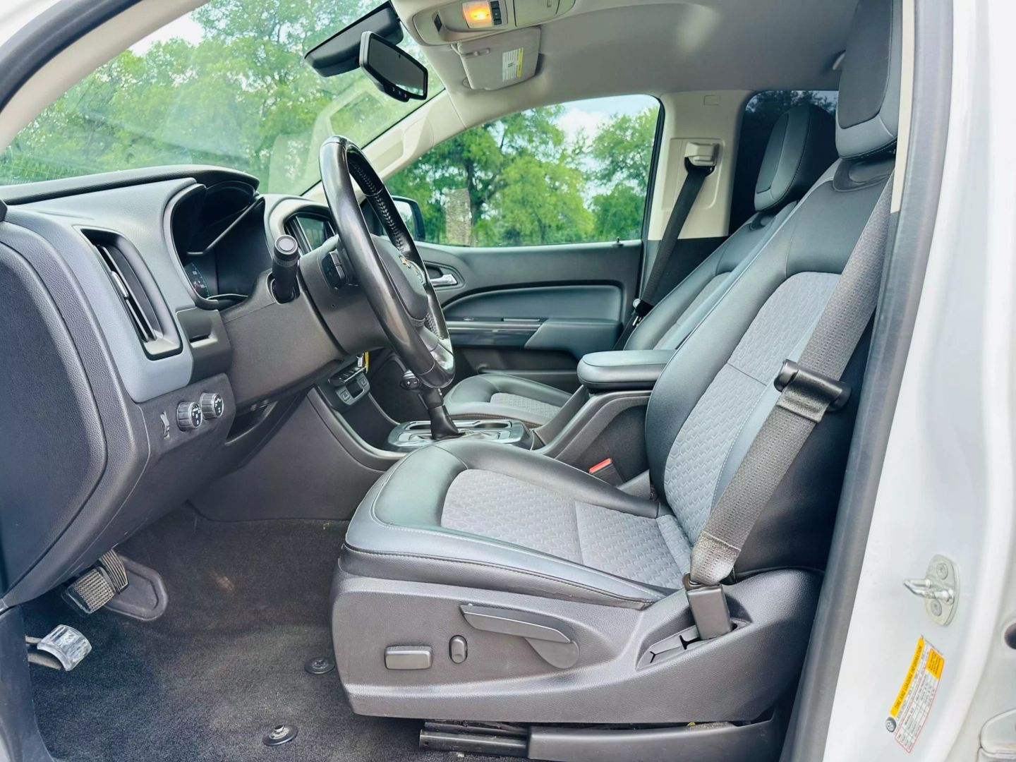 2018 Chevrolet Colorado Crew Cab - Image 14