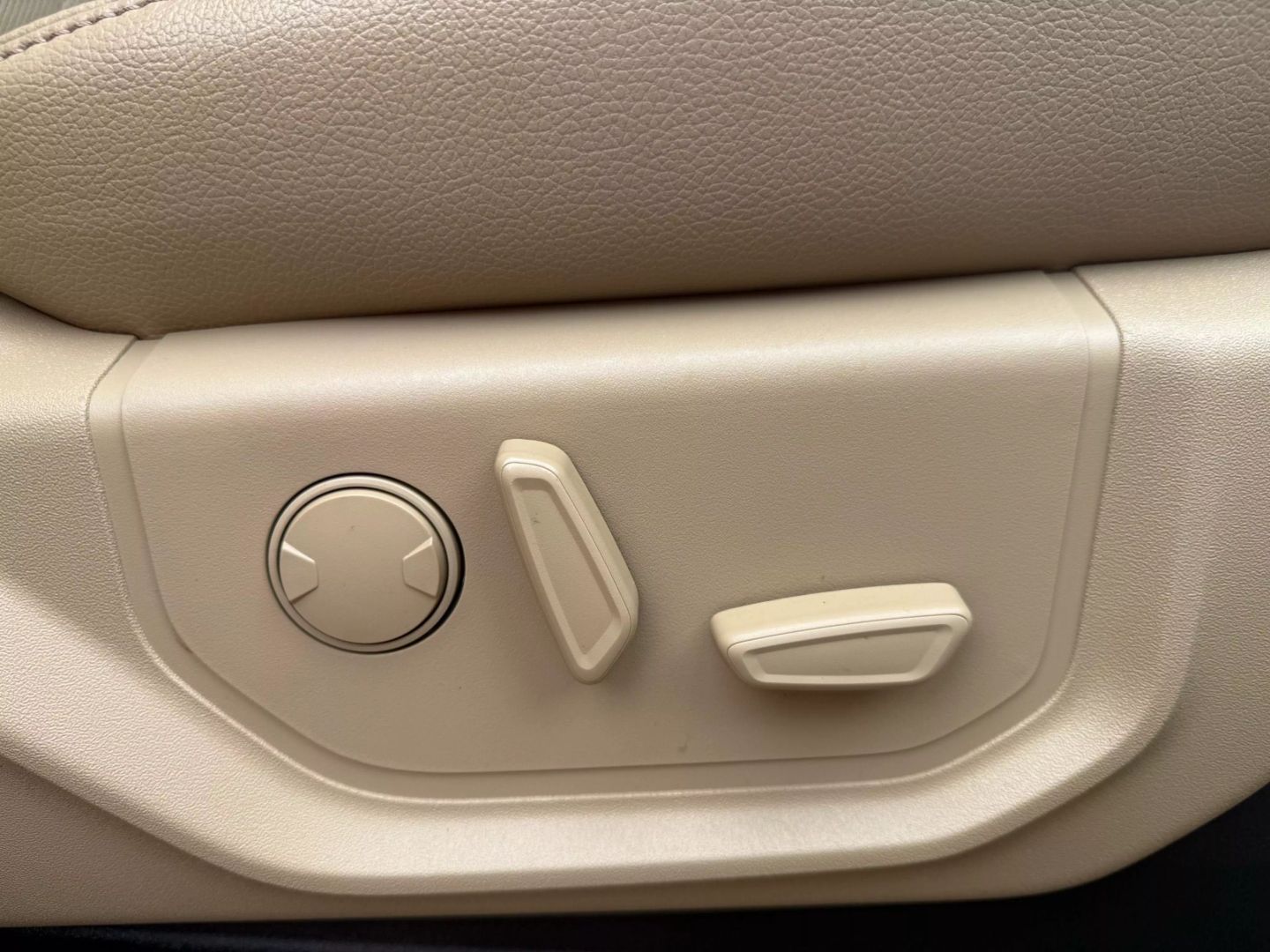 2021 Ford F250 Super Duty Crew Cab - Image 22