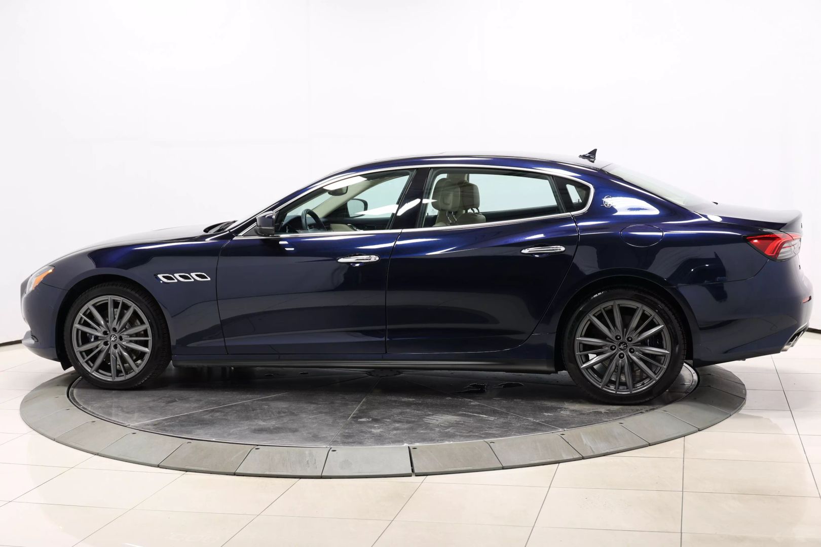 2021 Maserati Quattroporte - Image 6