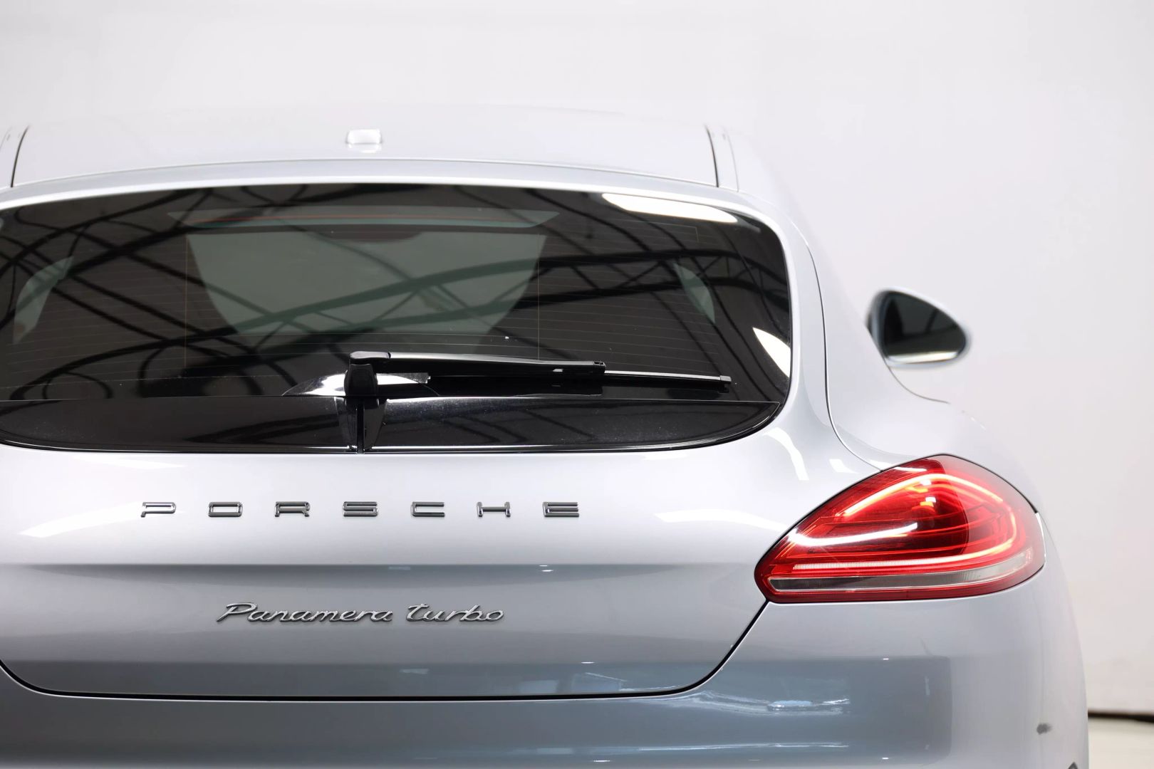 2014 Porsche Panamera - Image 72