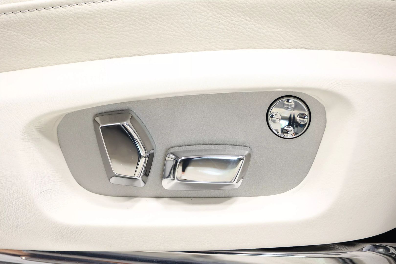 2012 Rolls-royce Ghost - Image 104