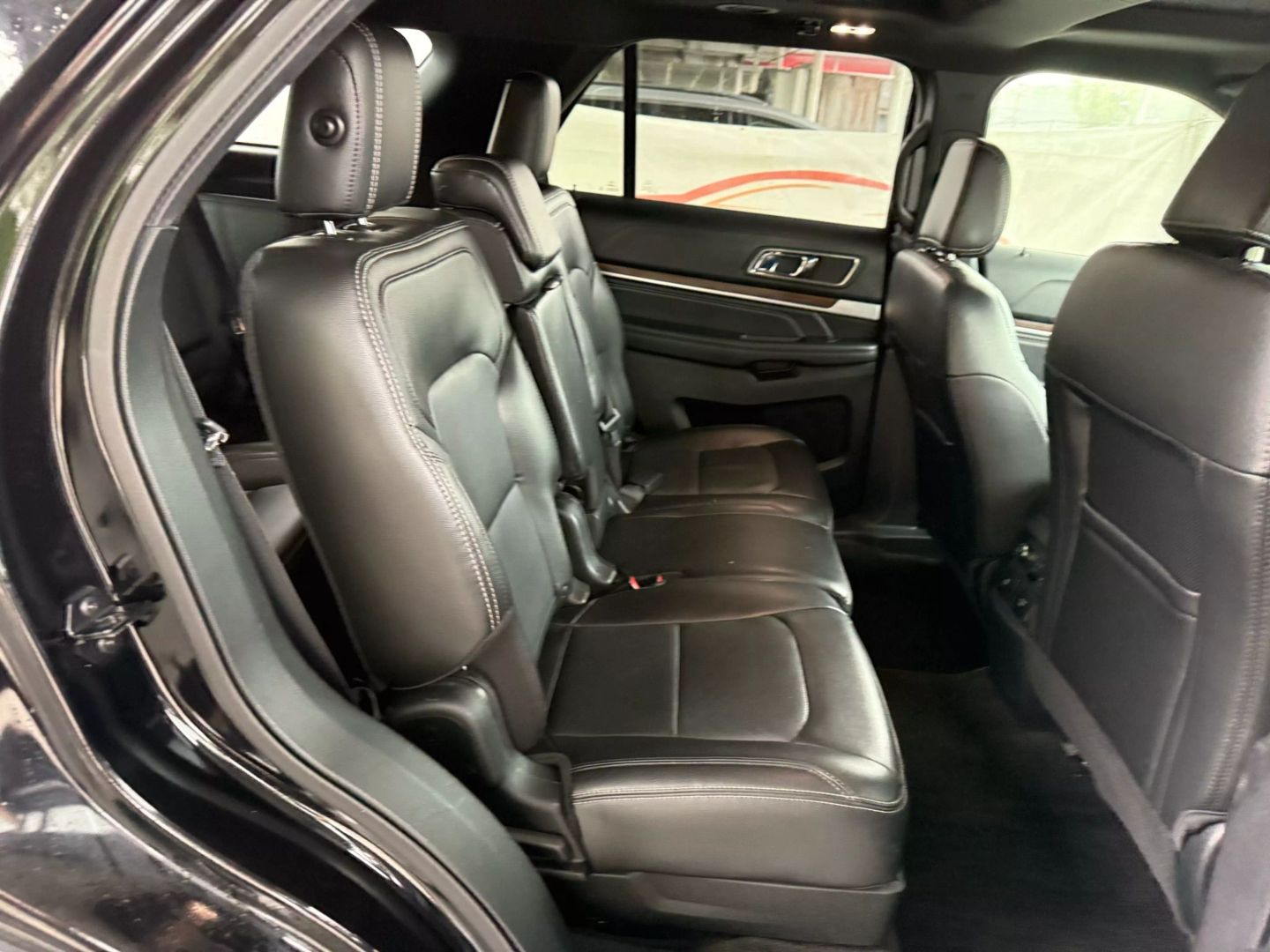 2018 Ford Explorer - Image 23