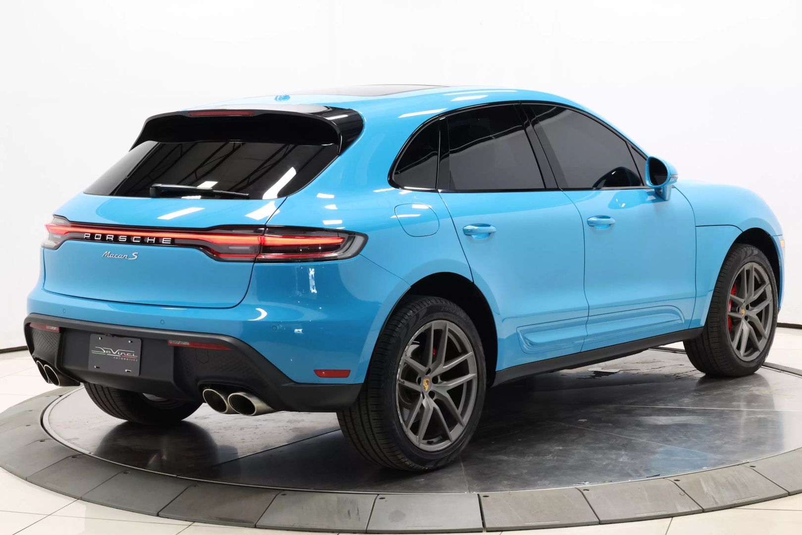 2022 Porsche Macan - Image 59