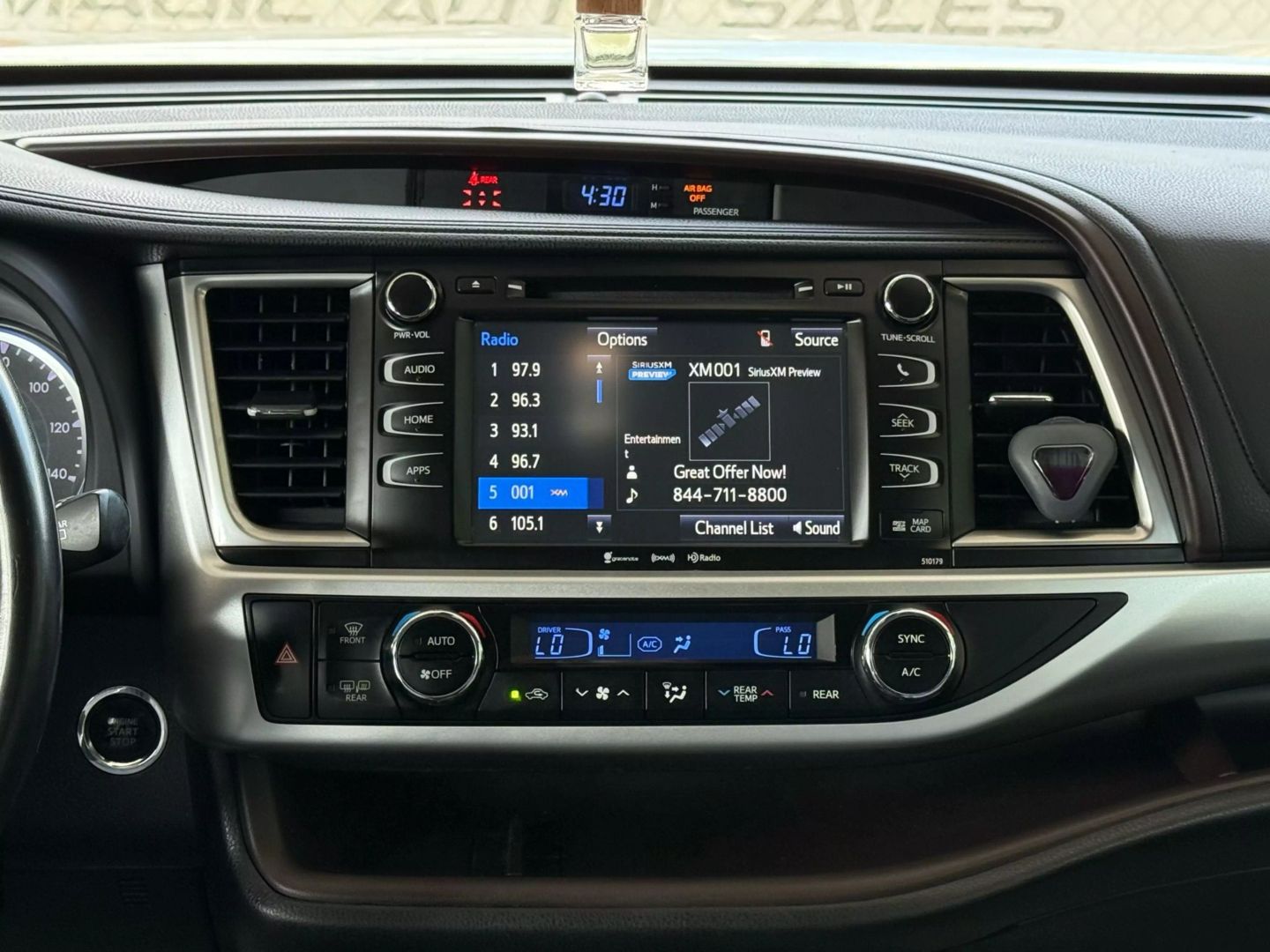 2018 Toyota Highlander - Image 30