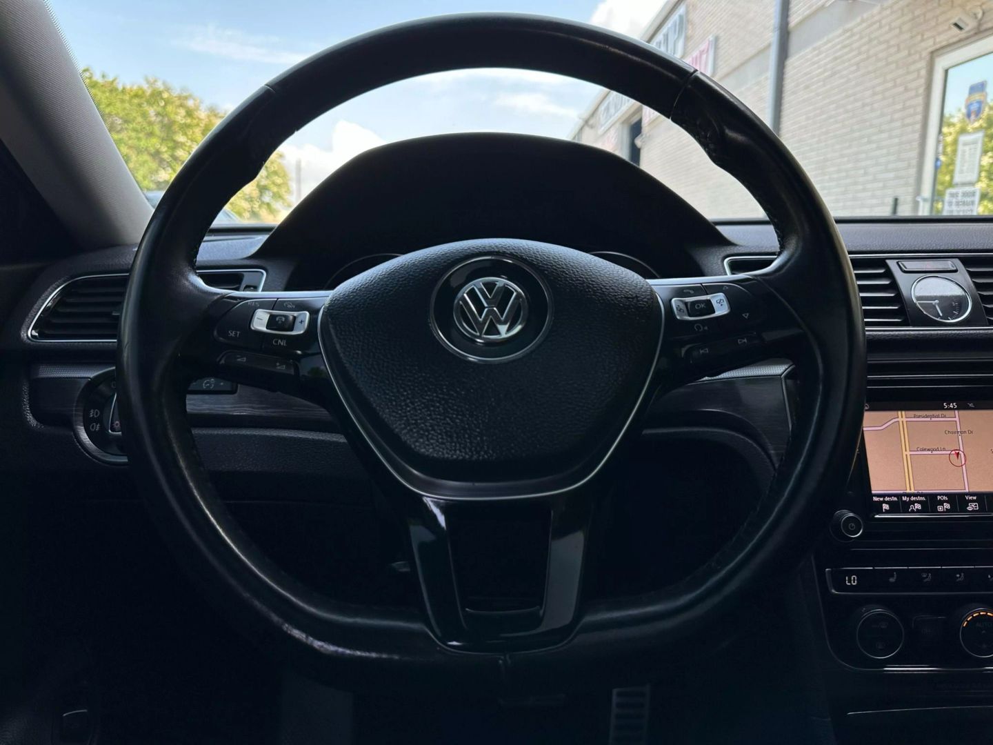 2017 Volkswagen Passat - Image 27