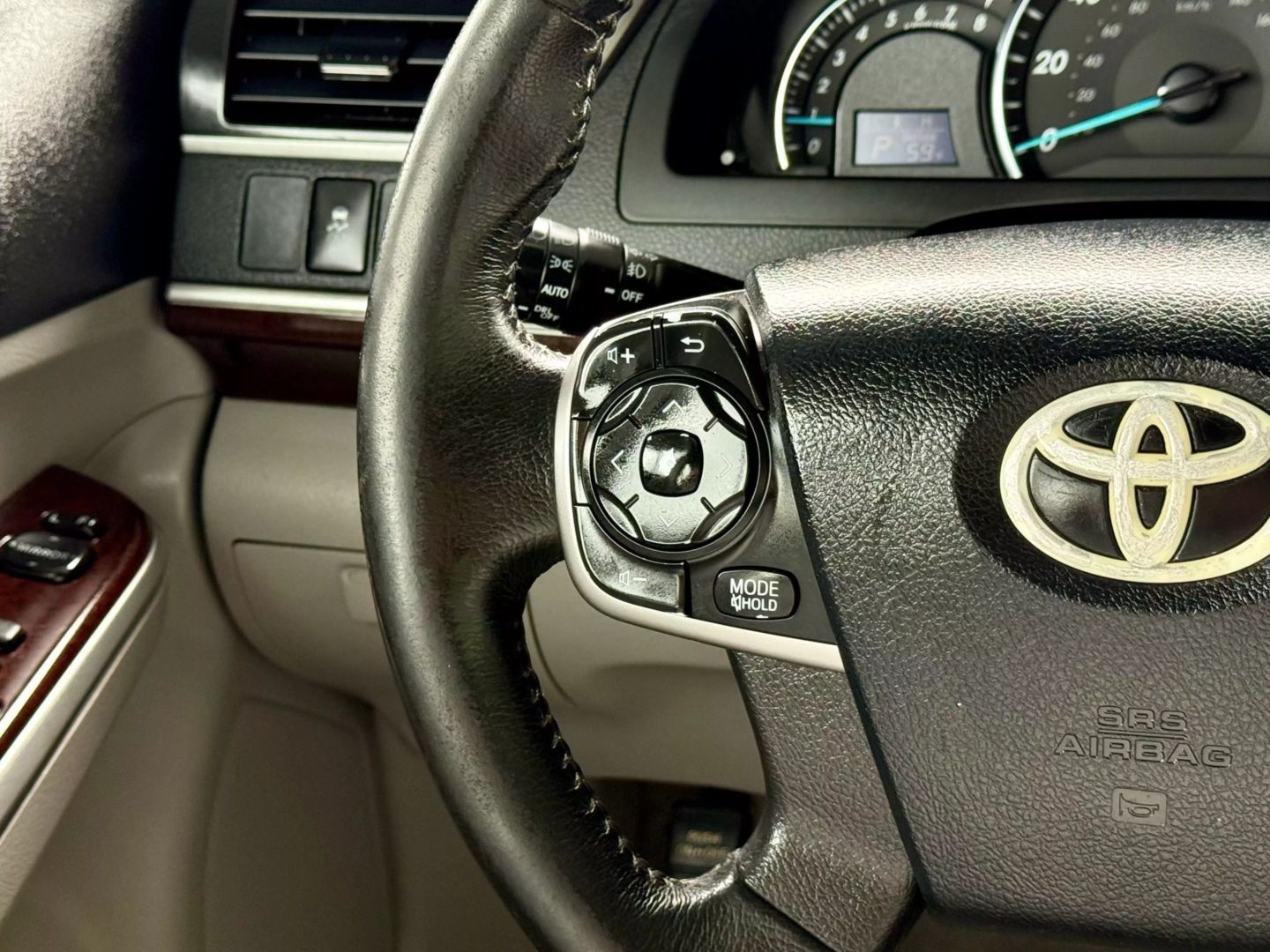 2012 Toyota Camry - Image 33