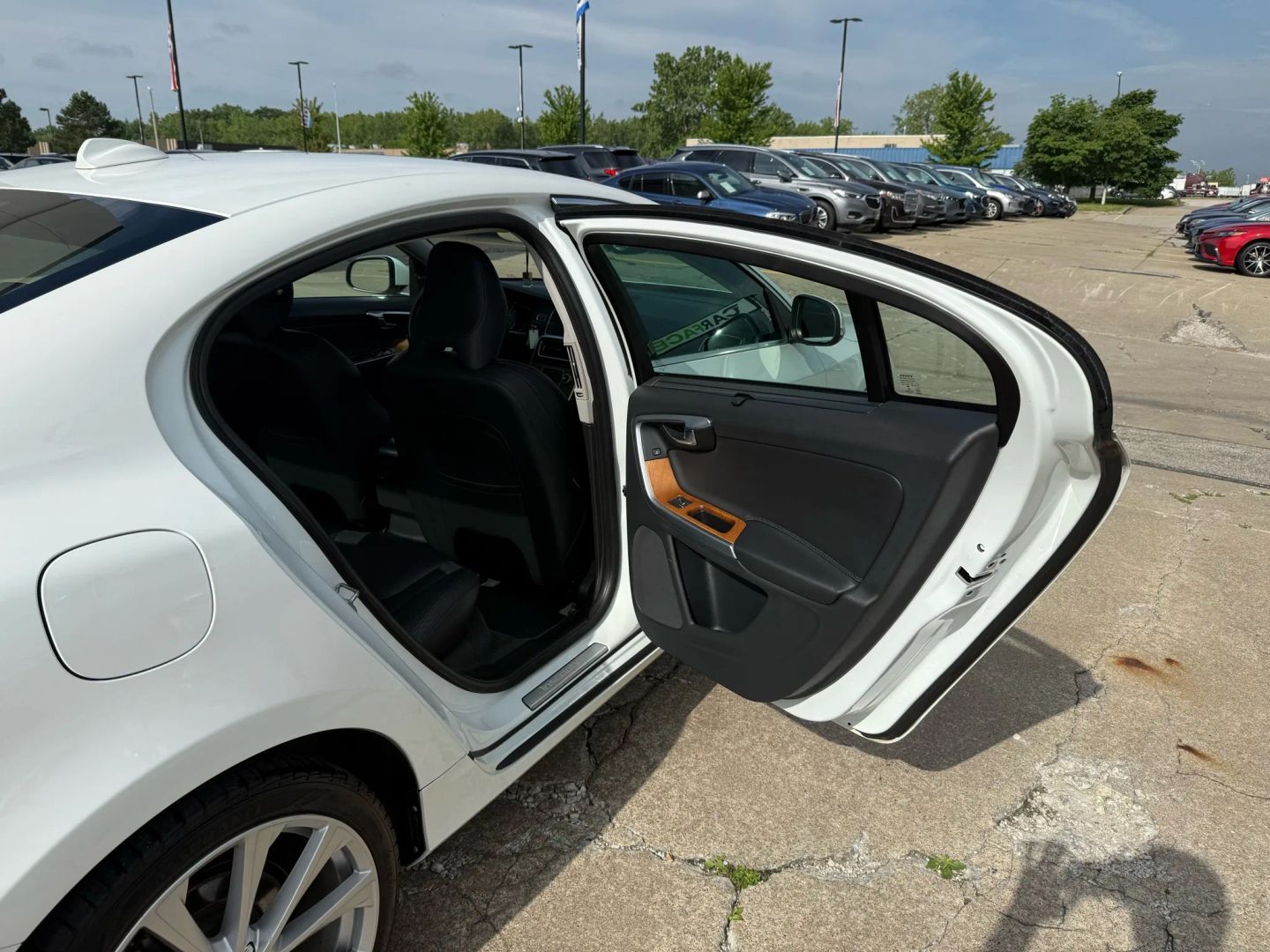 2016 Volvo S60 - Image 21