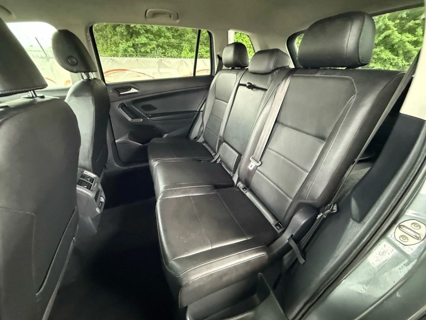 2018 Volkswagen Tiguan - Image 19