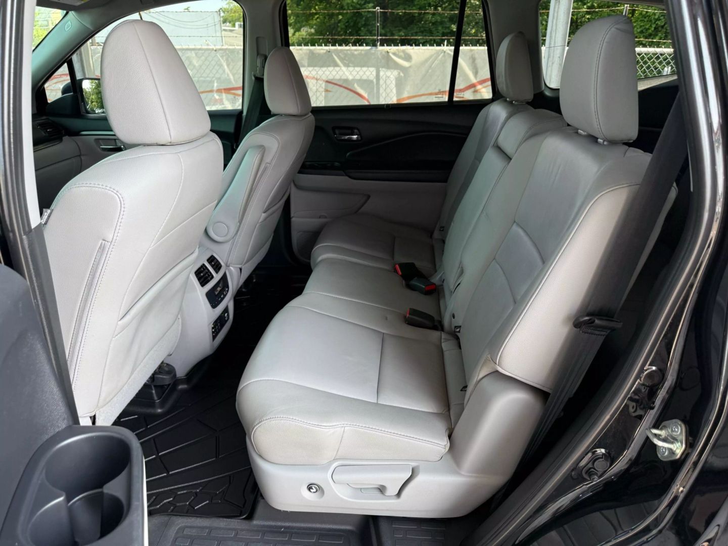 2018 Honda Pilot - Image 18