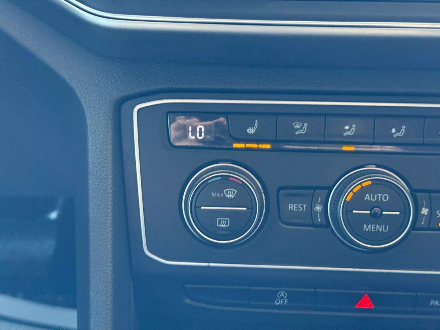 2019 Volkswagen Atlas - Image 31