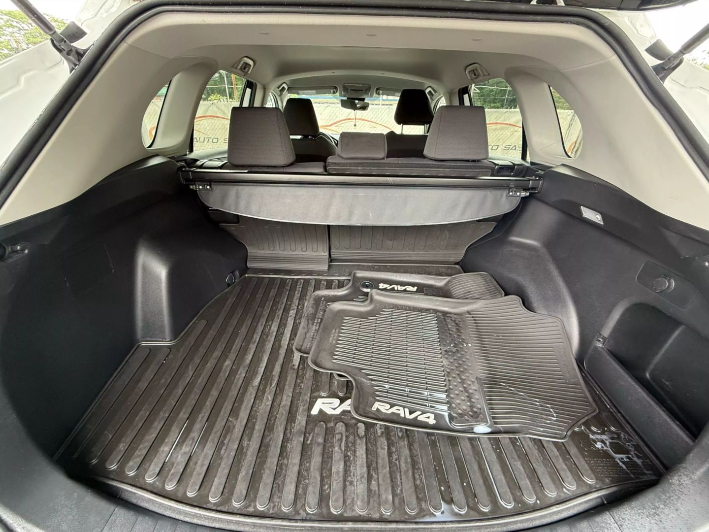 2020 Toyota Rav4 - Image 20