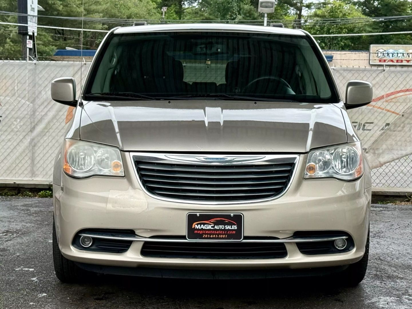 2013 Chrysler Town & Country - Image 5