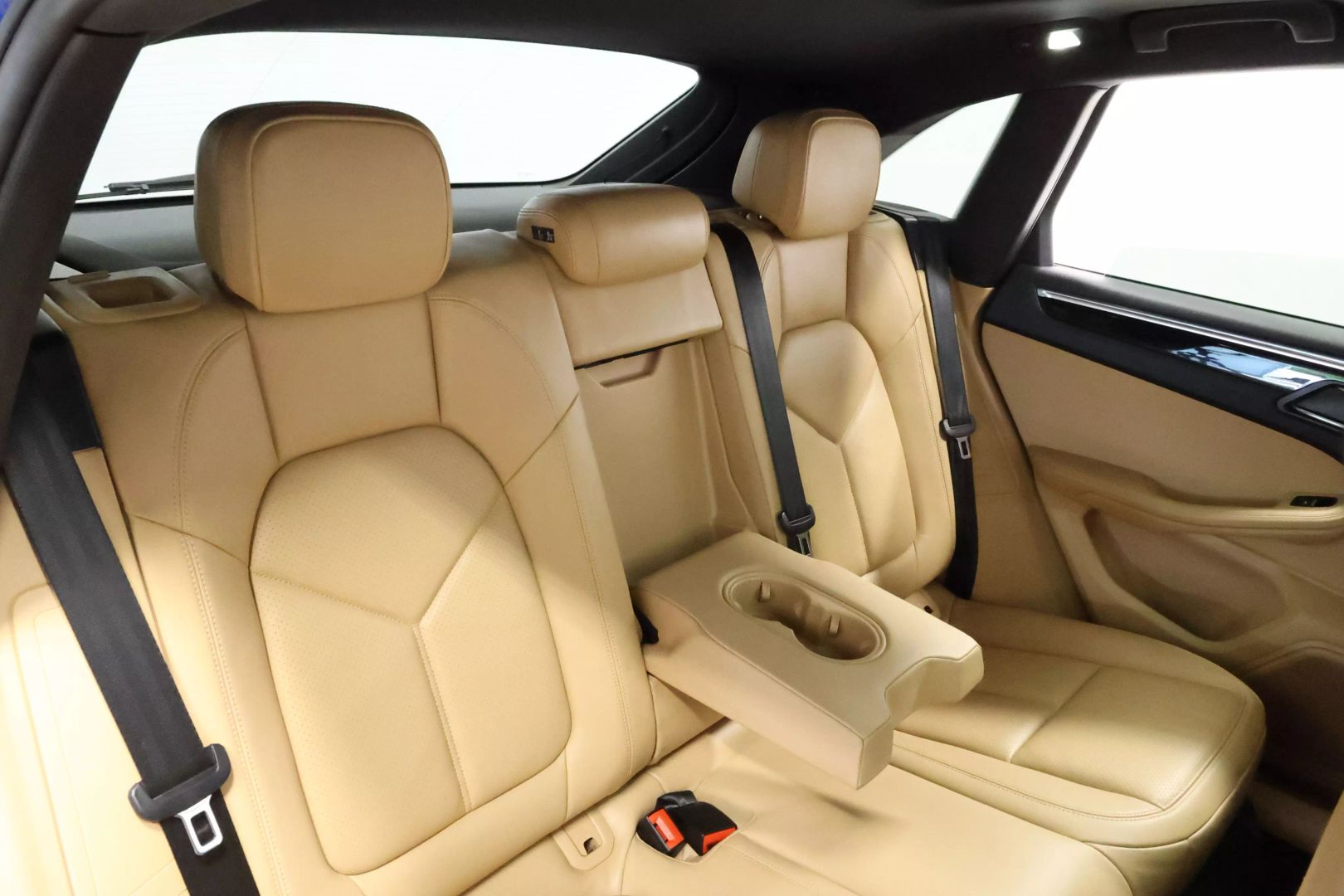 2017 Porsche Macan - Image 75