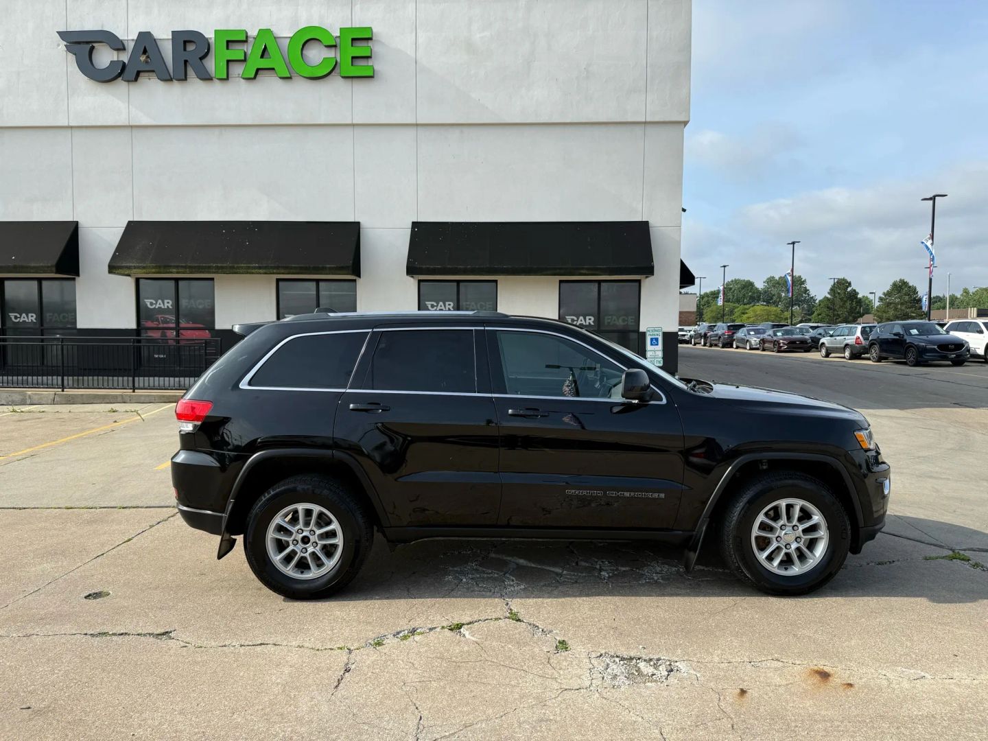 2018 Jeep Grand Cherokee - Image 15