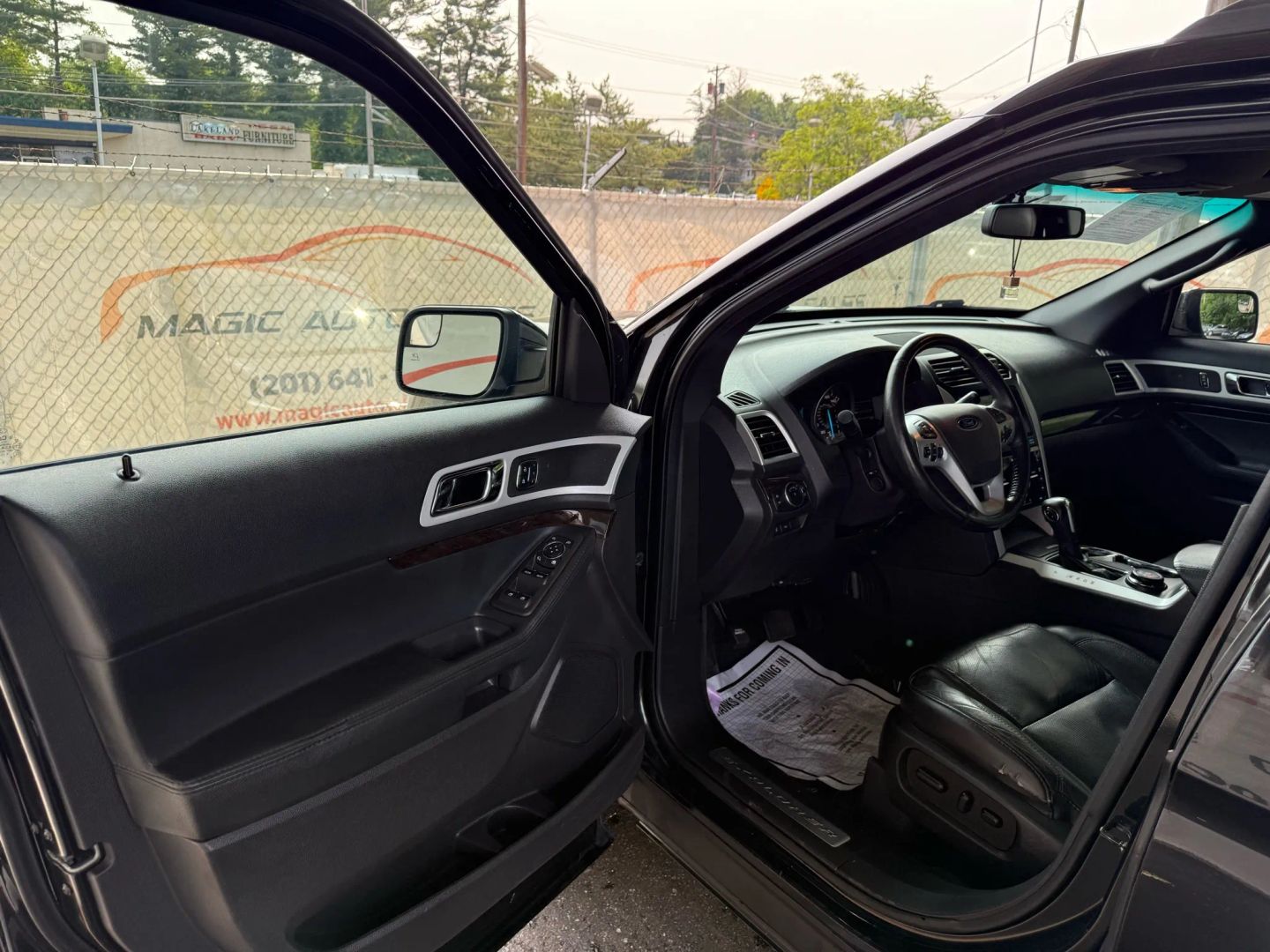 2015 Ford Explorer - Image 14