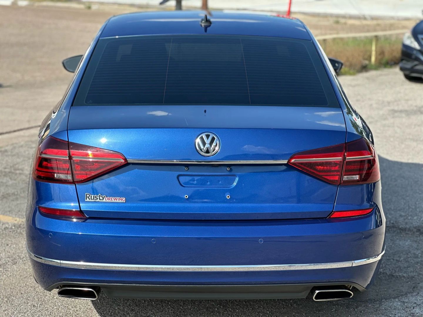 2017 Volkswagen Passat - Image 5