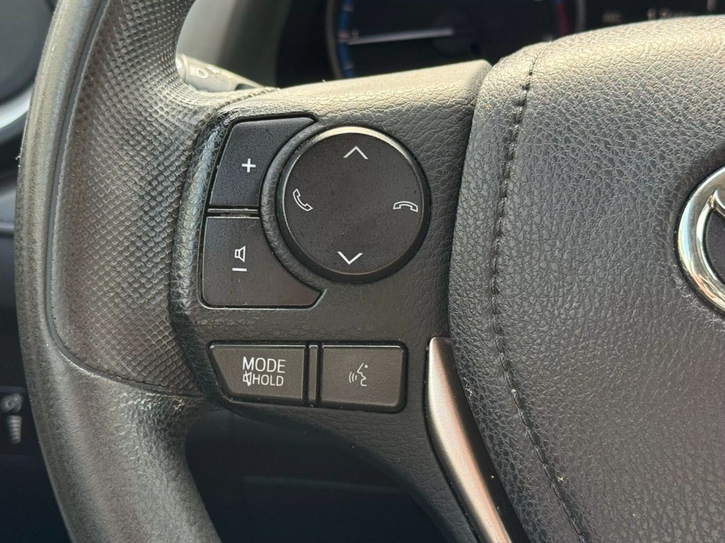 2017 Toyota Rav4 - Image 24
