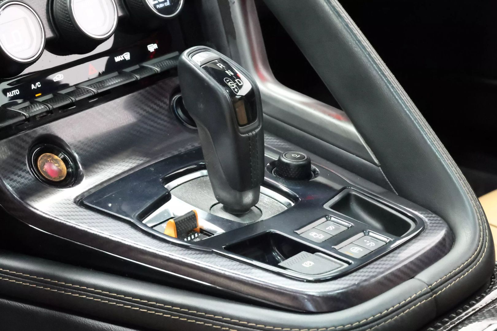 2015 Jaguar F-type - Image 37
