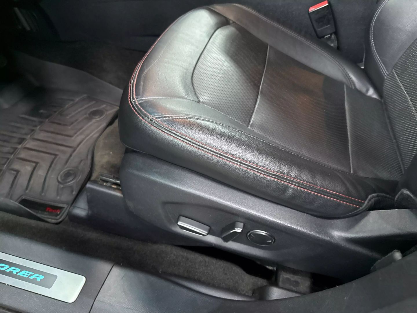2016 Ford Explorer - Image 41