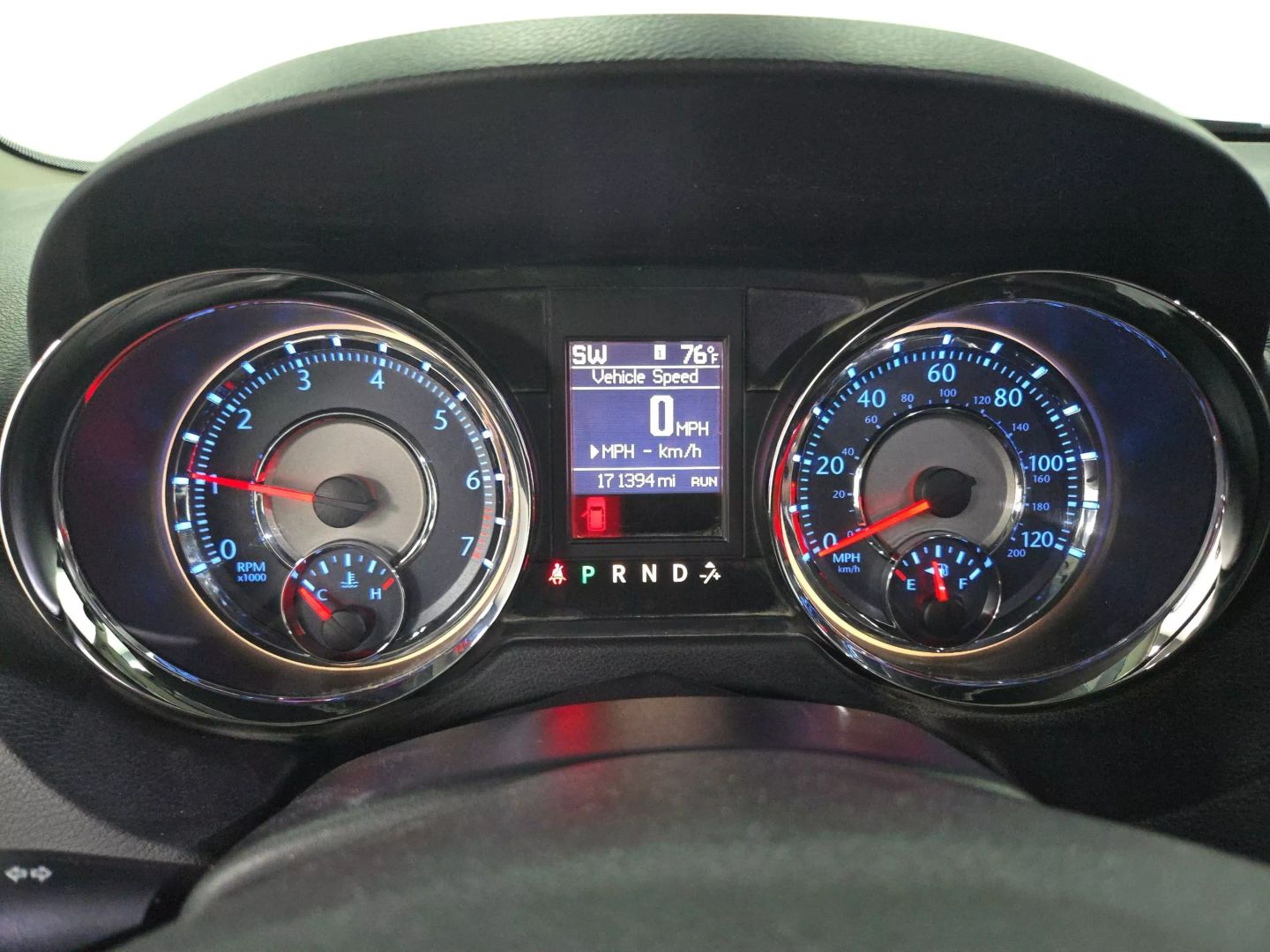 2015 Chrysler Town & Country - Image 16