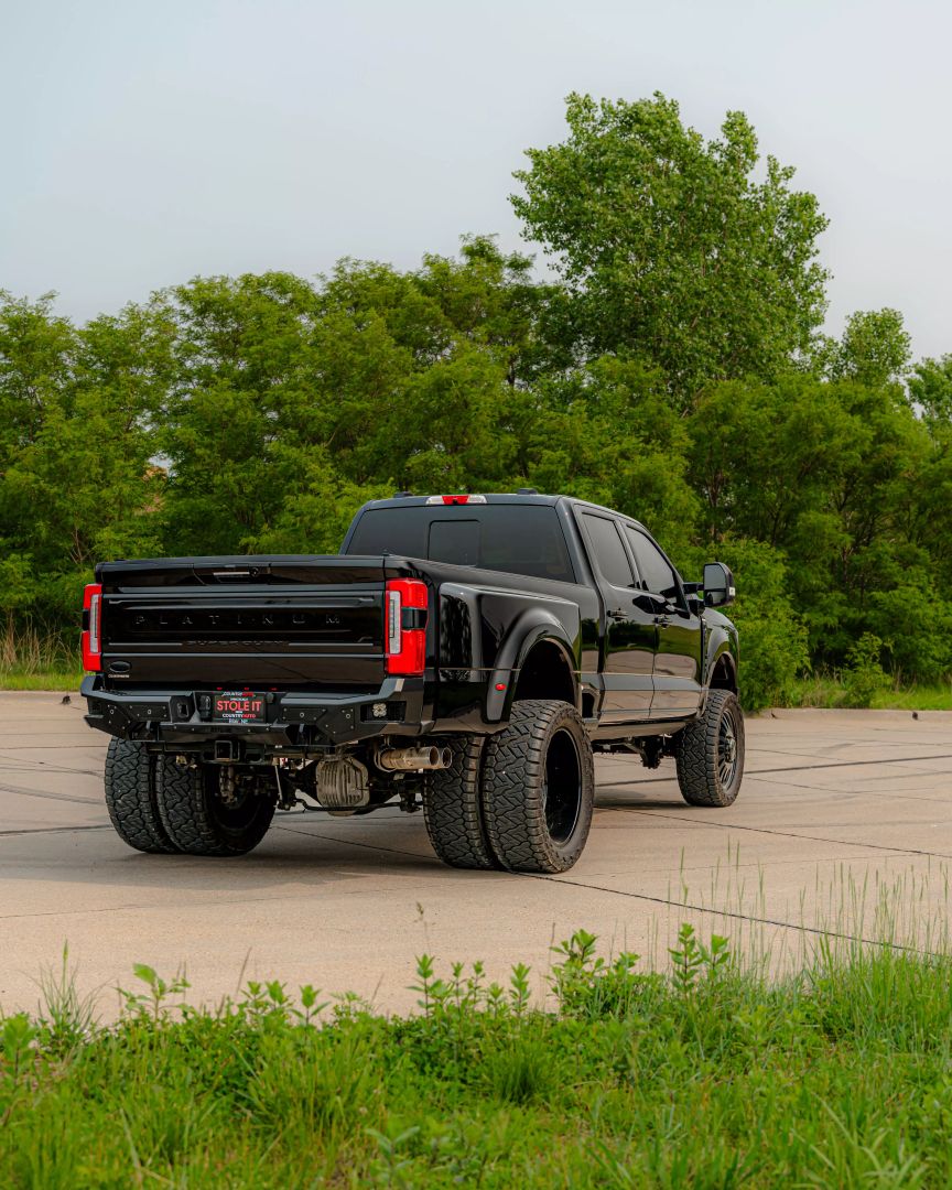 2024 Ford F350 Super Duty Crew Cab - Image 9