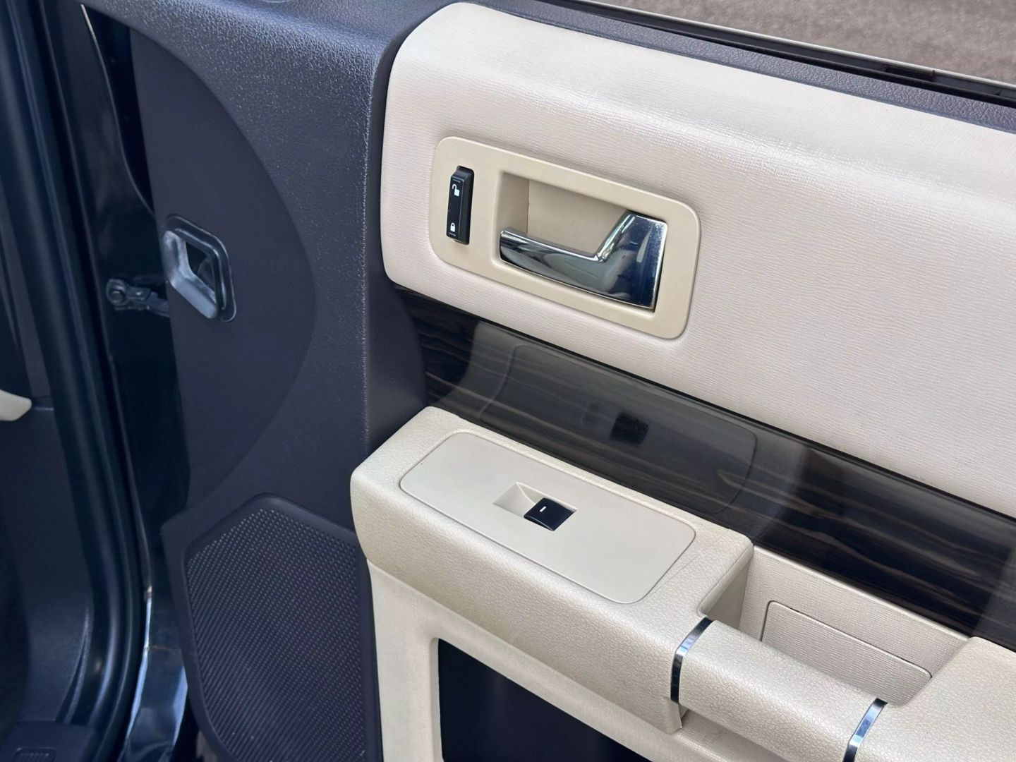 2014 Ford Flex - Image 23