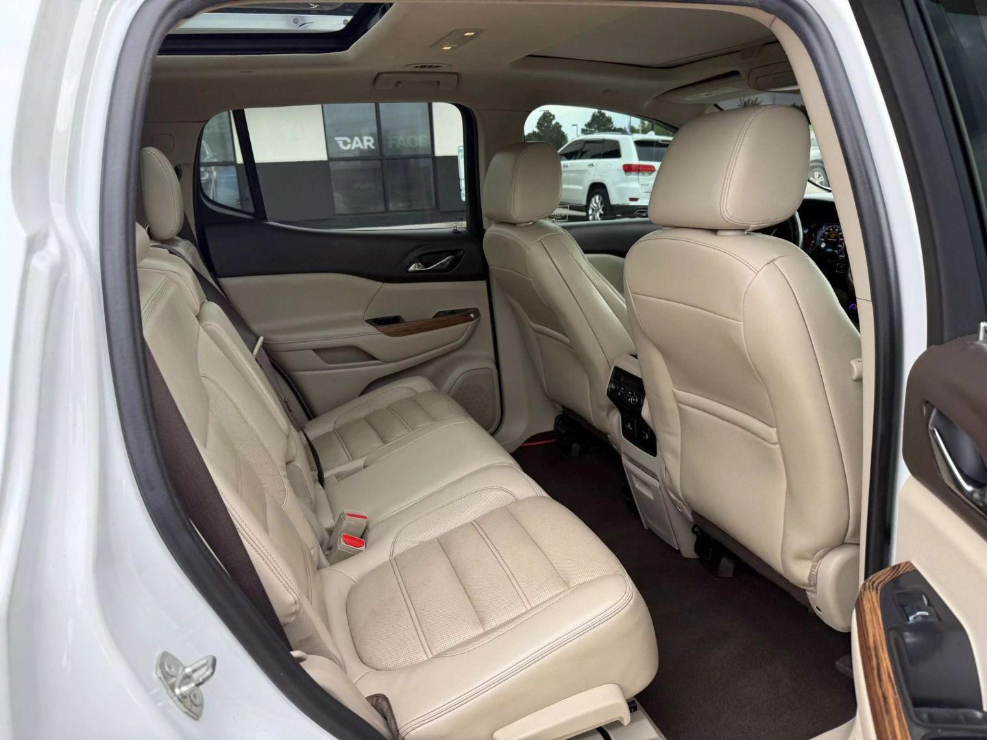 2017 Gmc Acadia - Image 24