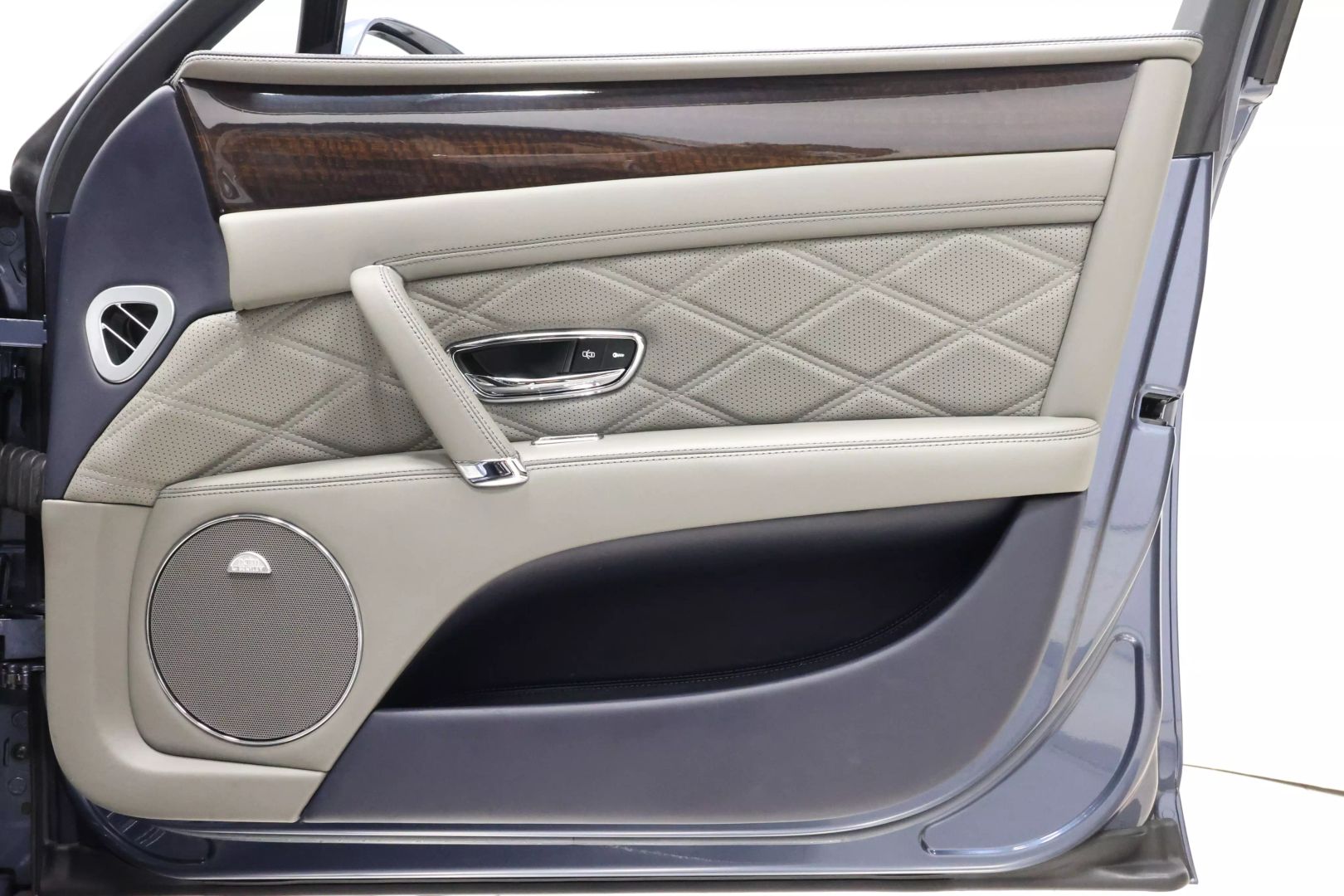 2016 Bentley Flying Spur - Image 84