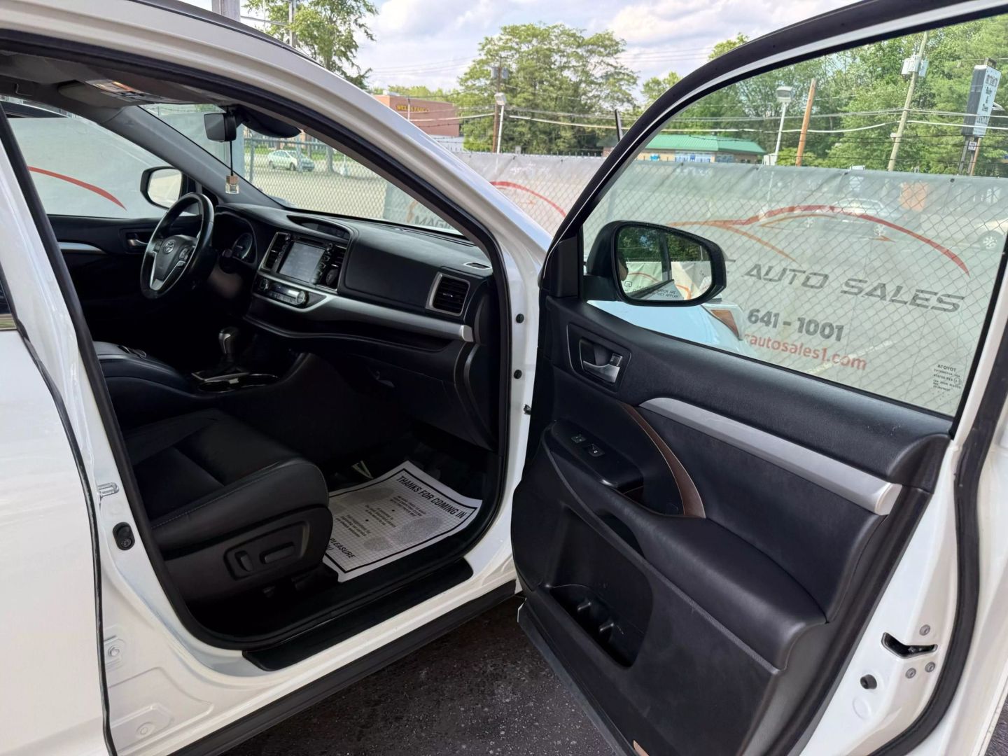2018 Toyota Highlander - Image 26