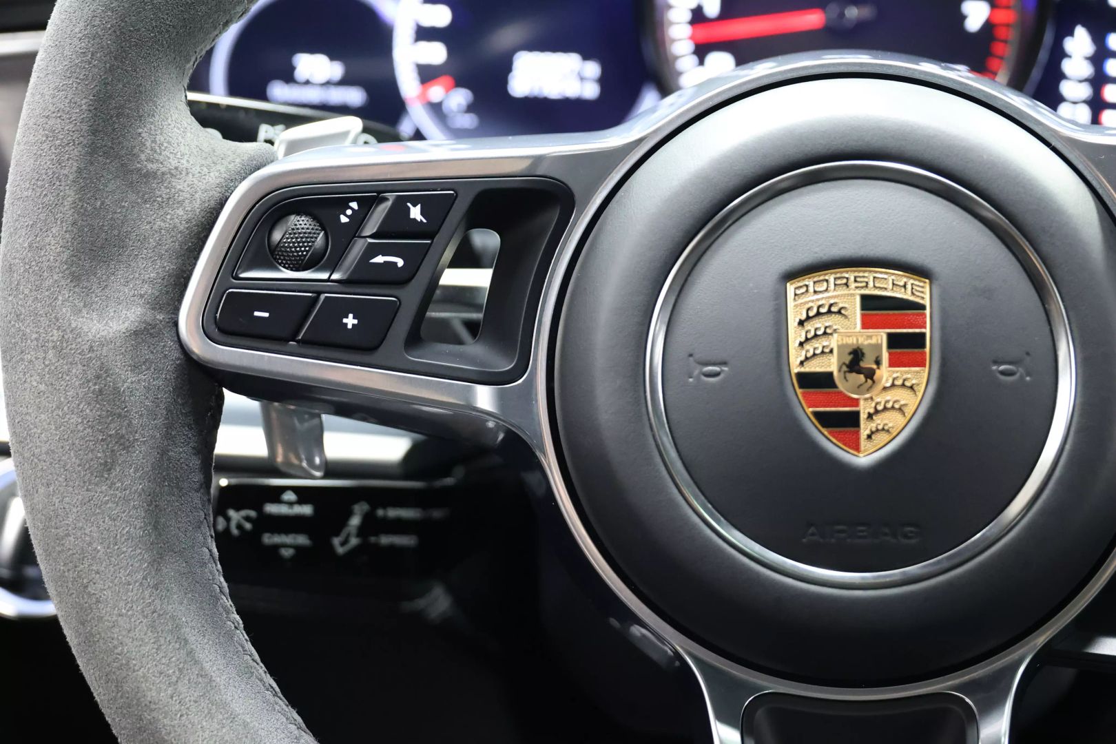 2020 Porsche Panamera - Image 24