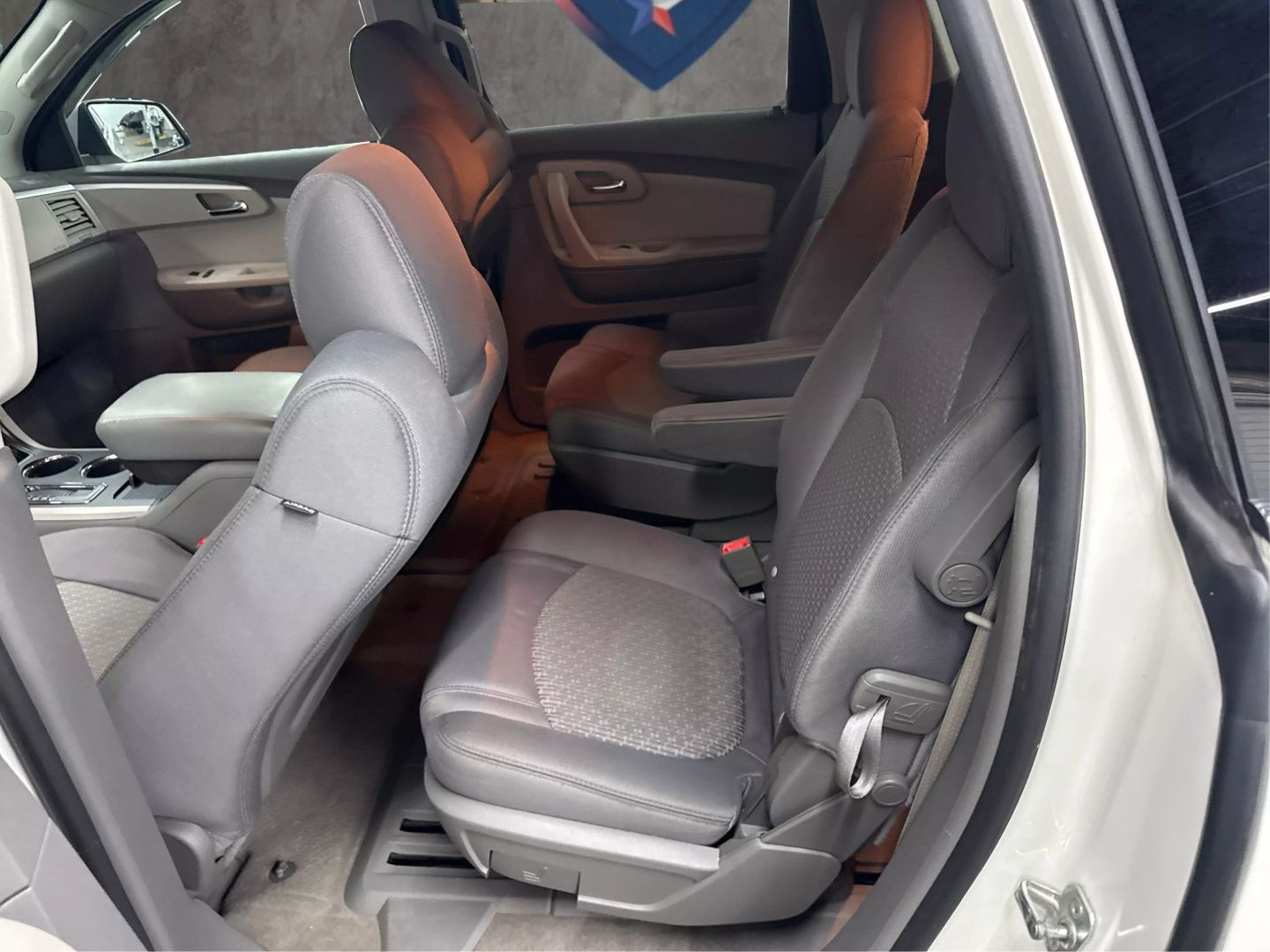 2011 Chevrolet Traverse - Image 28