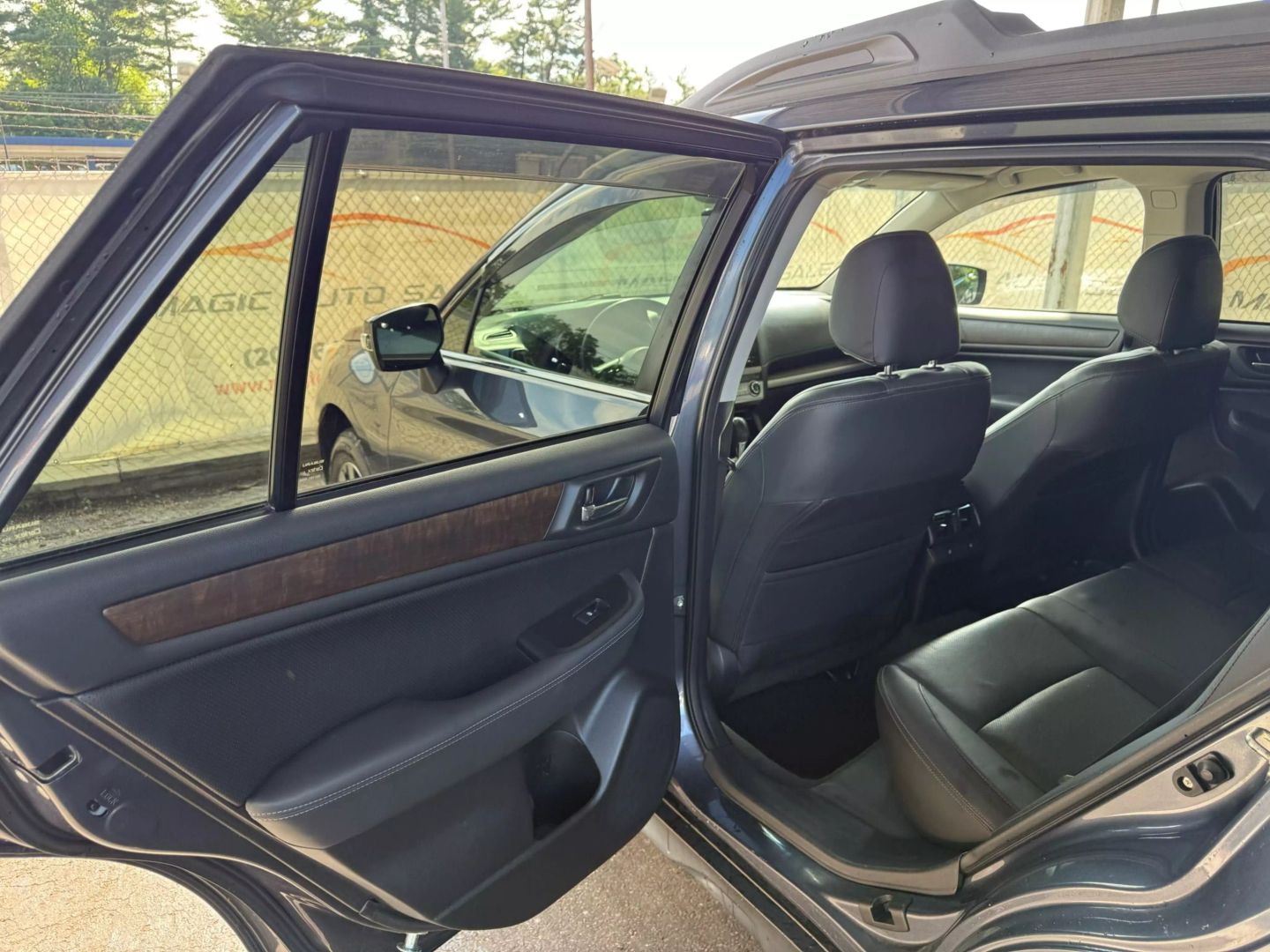 2017 Subaru Outback - Image 17