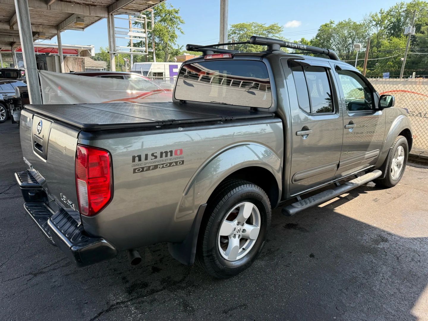 2005 Nissan Frontier Crew Cab - Image 12