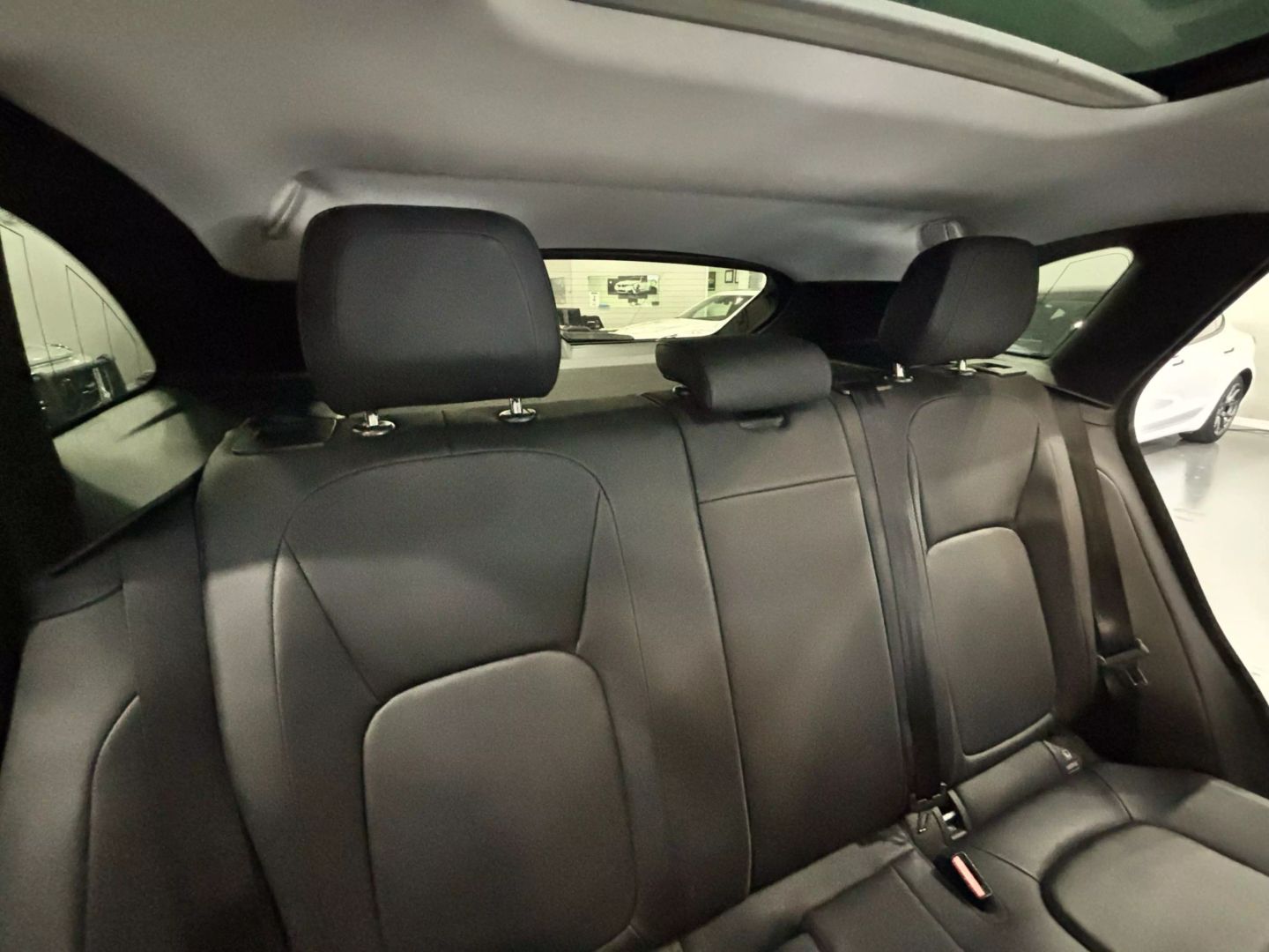 2018 Jaguar F-pace 30t Premium Sport Utility 4d - Image 17