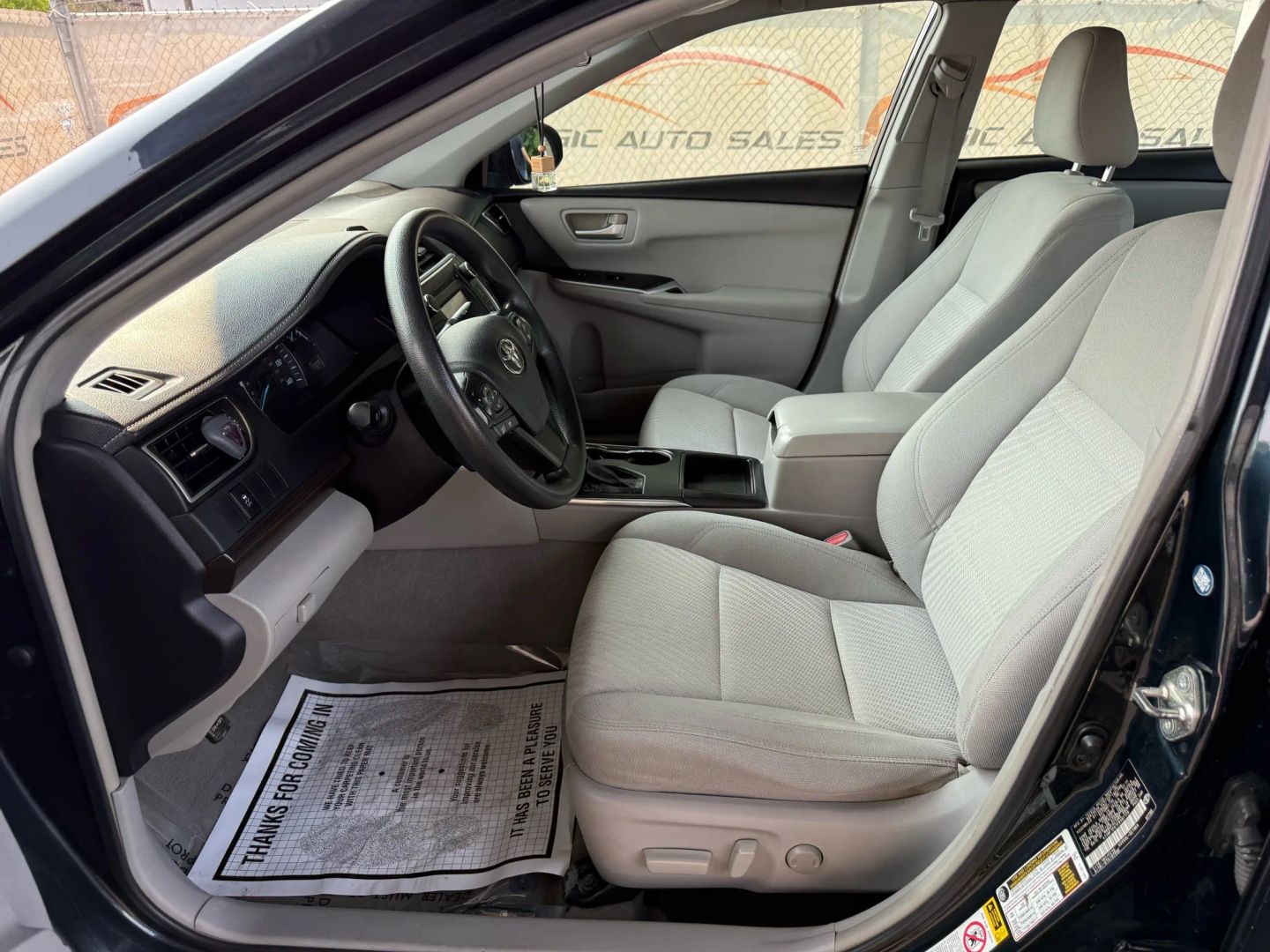 2015 Toyota Camry - Image 15