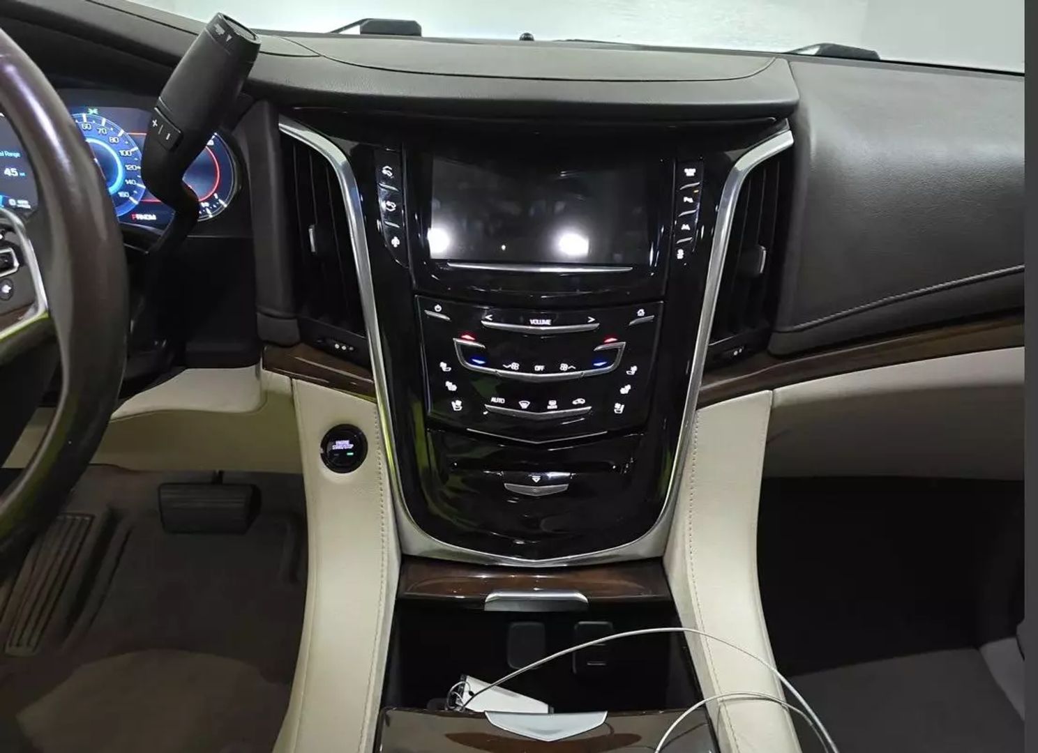 2016 Cadillac Escalade - Image 4
