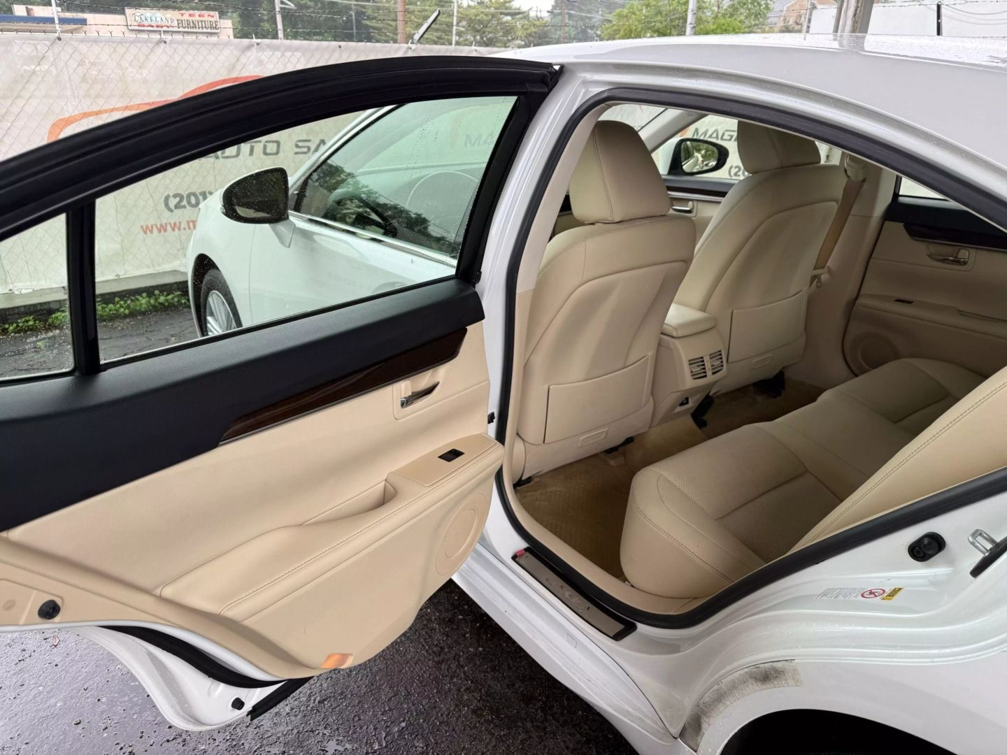 2015 Lexus Es - Image 17