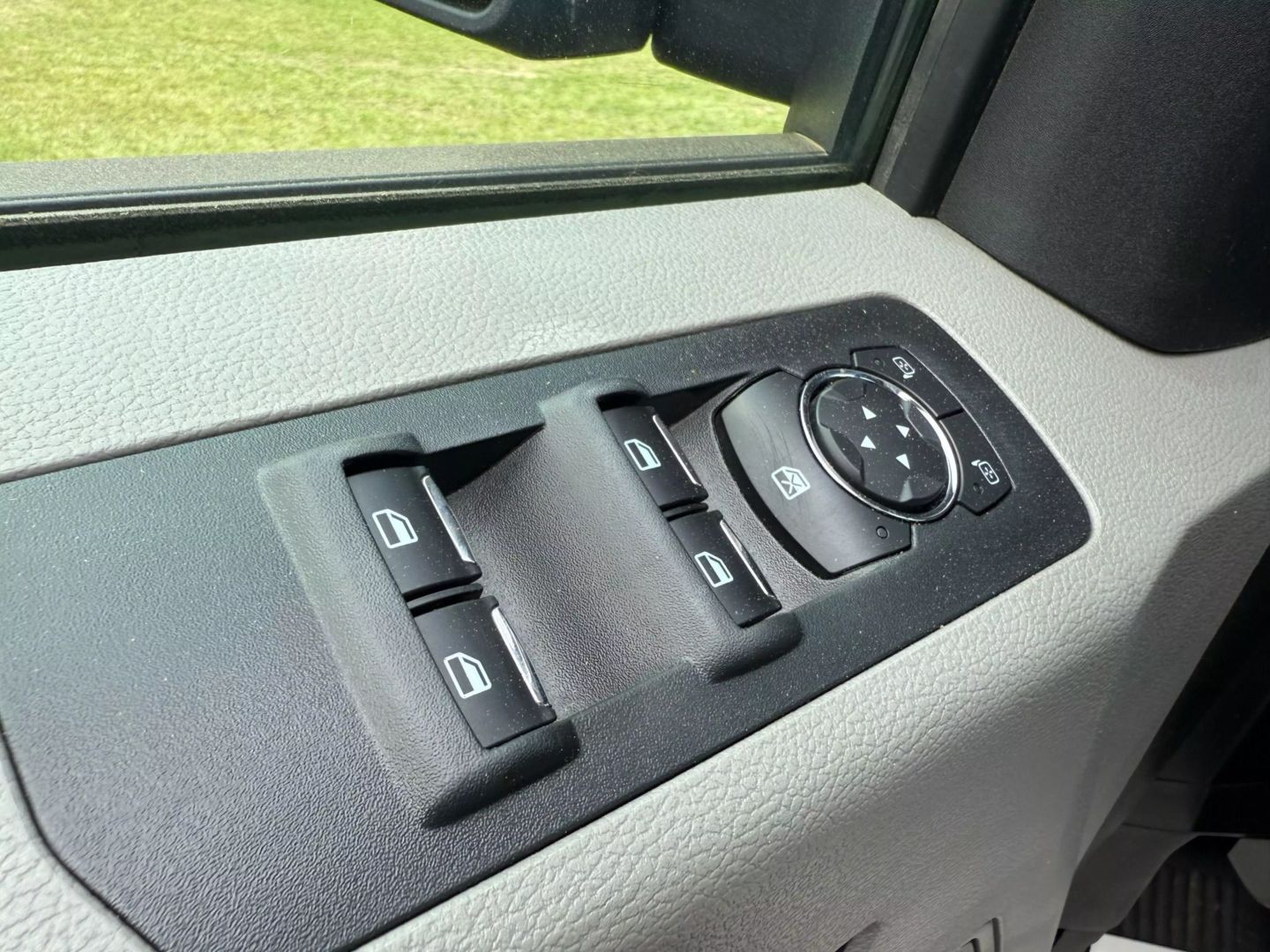 2017 Ford F150 Supercrew Cab - Image 12