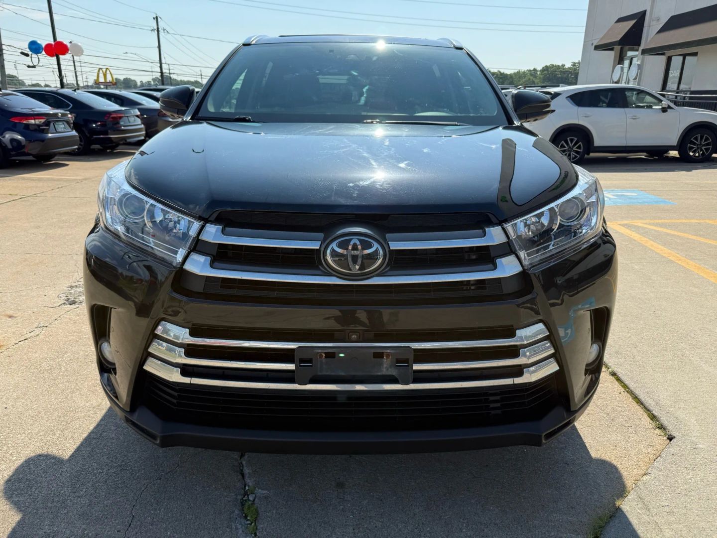 2018 Toyota Highlander - Image 2