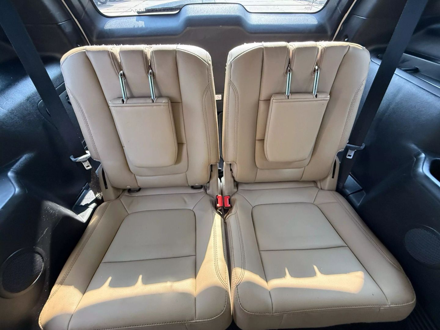 2016 Ford Explorer - Image 25