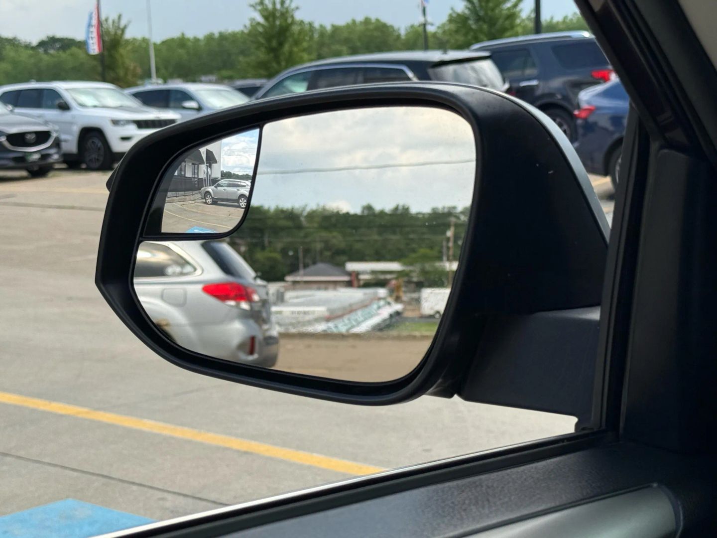 2017 Toyota Rav4 - Image 34